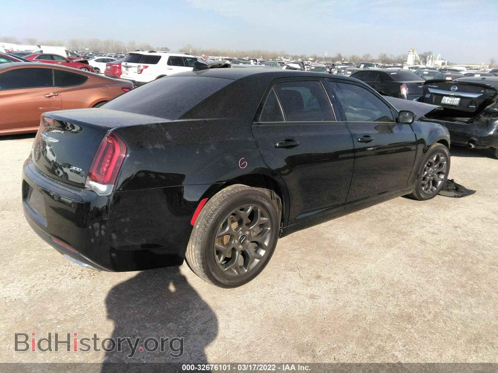 2017 CHRYSLER 300 - VIN: 2C3CCAGGXHH637700 - Фото 4
