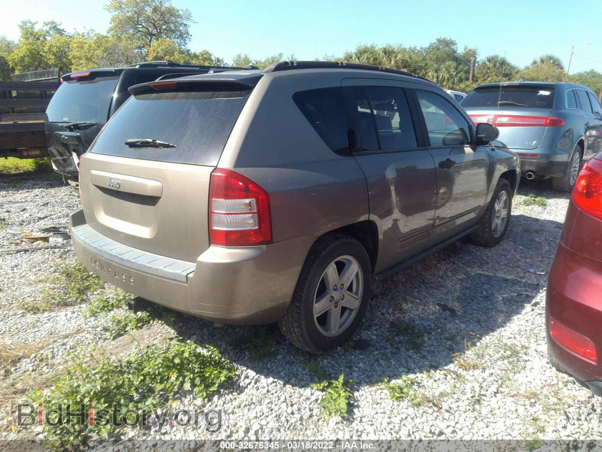 2008 JEEP COMPASS - VIN: 1J8FT47028D591430 - Фото 4