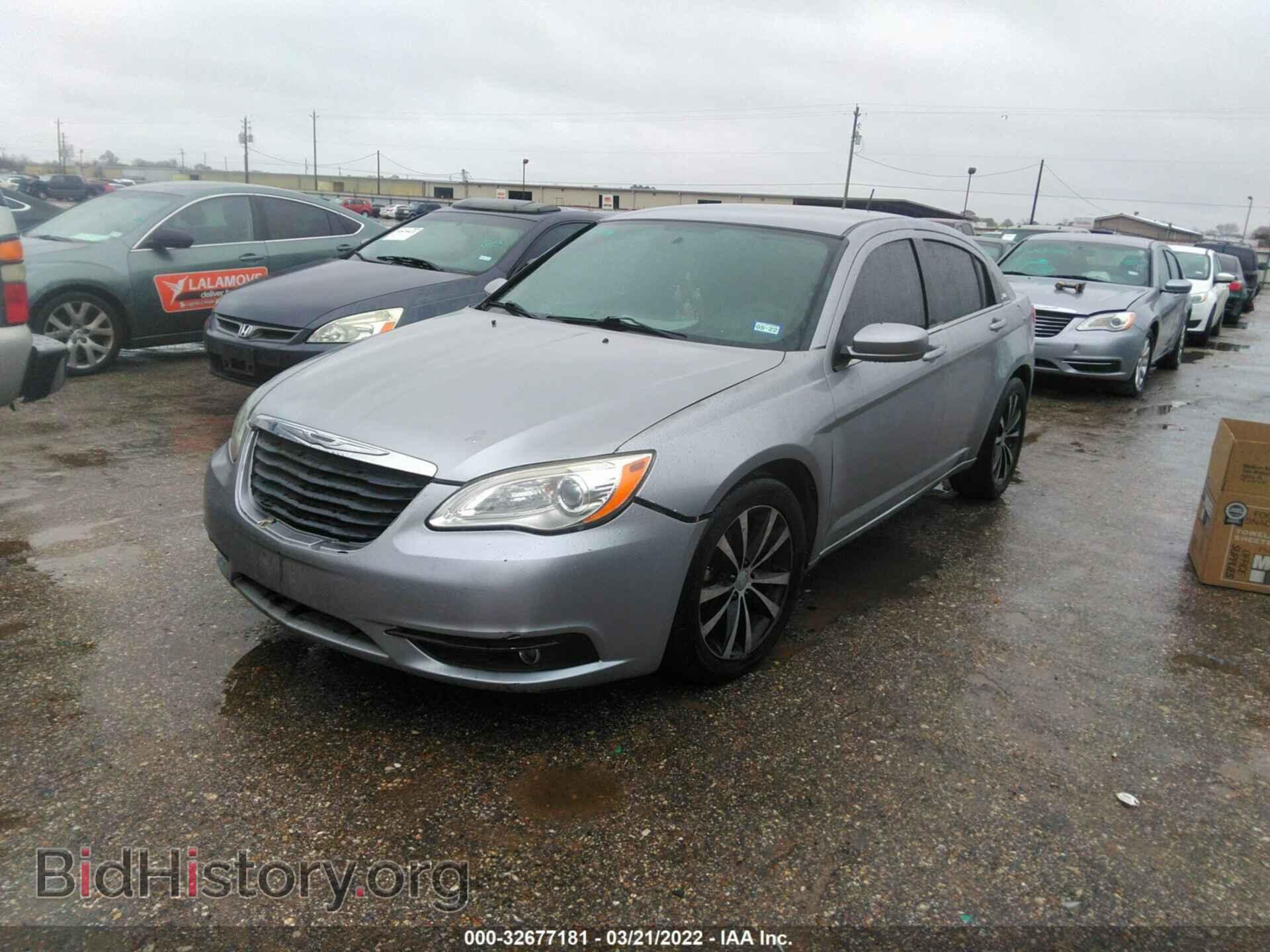 2013 CHRYSLER 200 - VIN: 1C3CCBBG6DN720121 - Photo 2