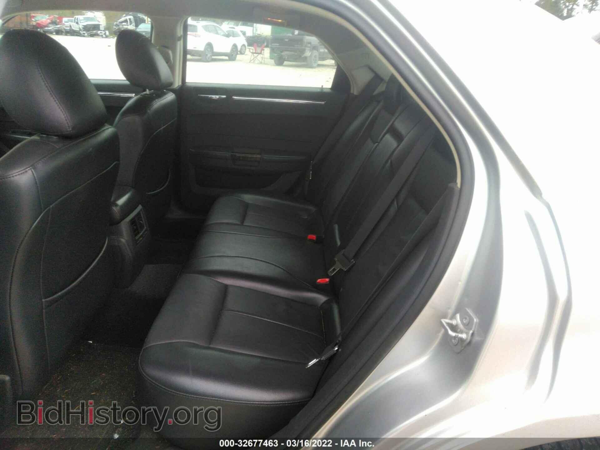 2010 CHRYSLER 300 - VIN: 2C3CA3CV2AH140264 - Фото 8