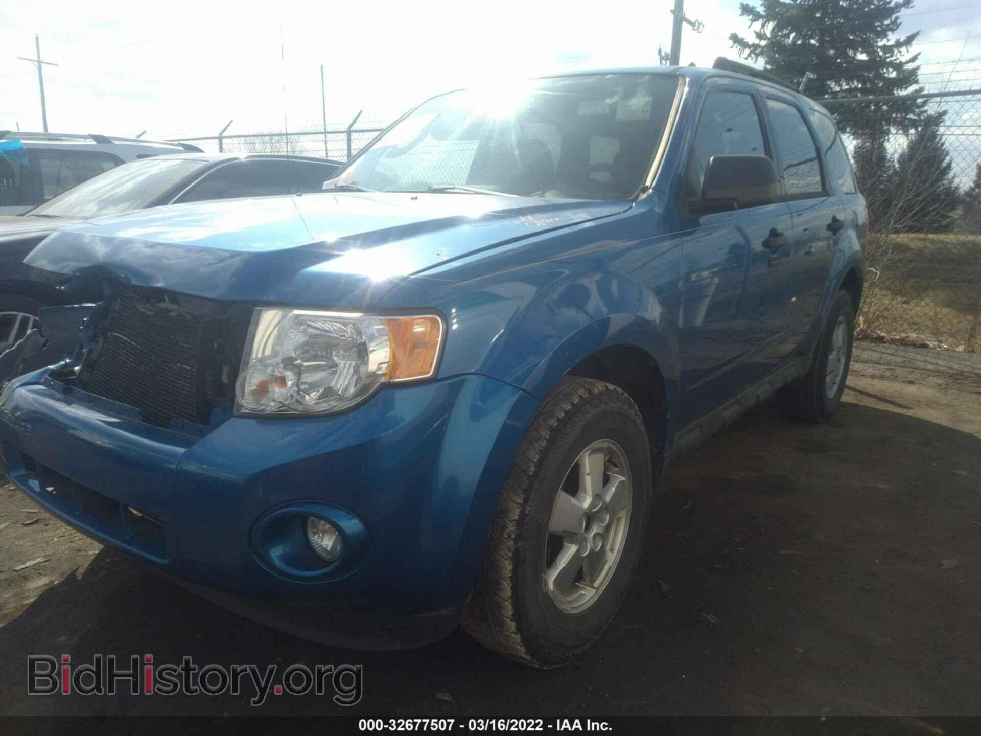 2011 FORD ESCAPE - VIN: 1FMCU0D70BKA26819 - Фото 2