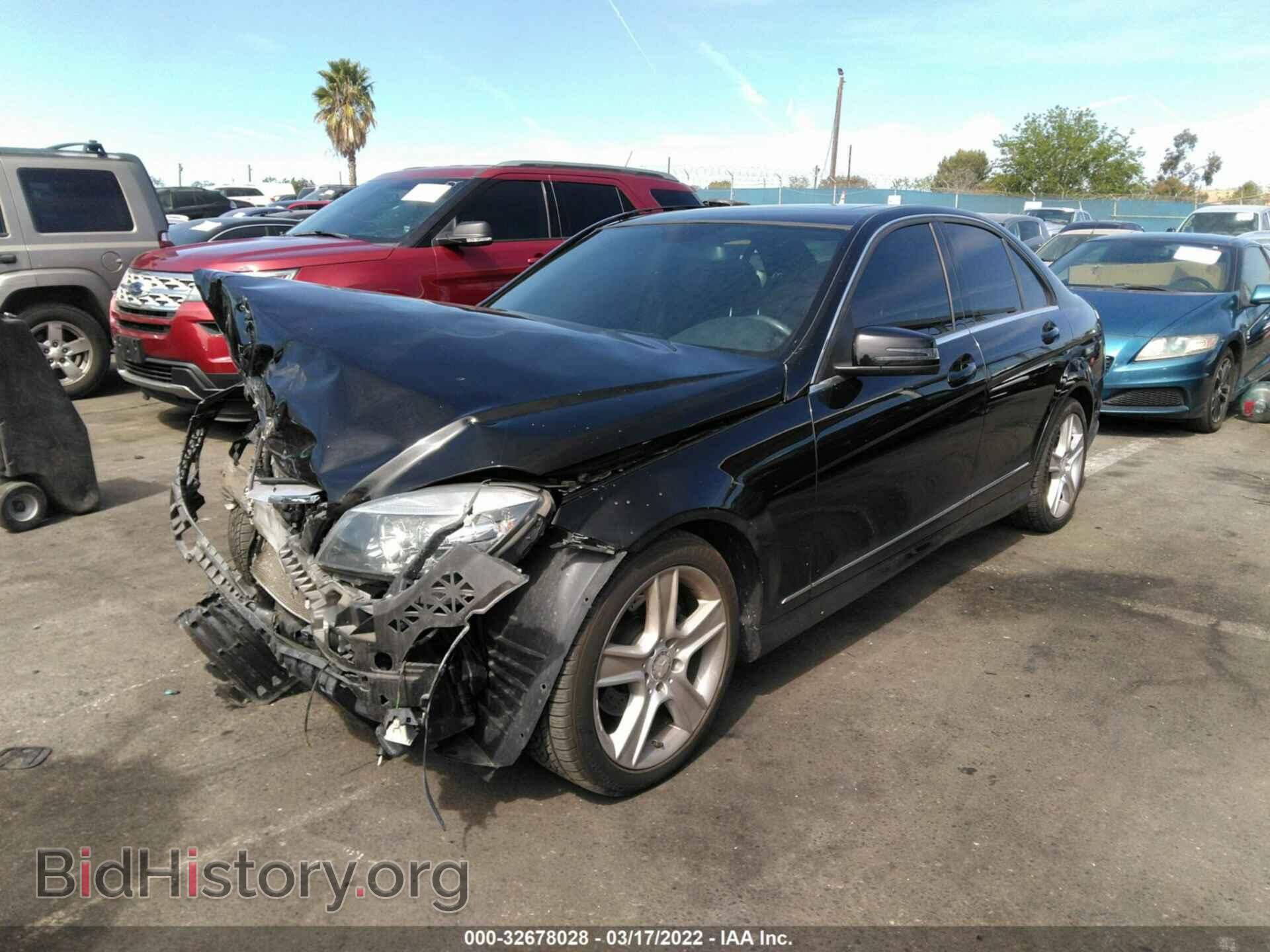 2011 MERCEDES-BENZ C-CLASS - VIN: WDDGF8BB7BR176154 - Фото 2