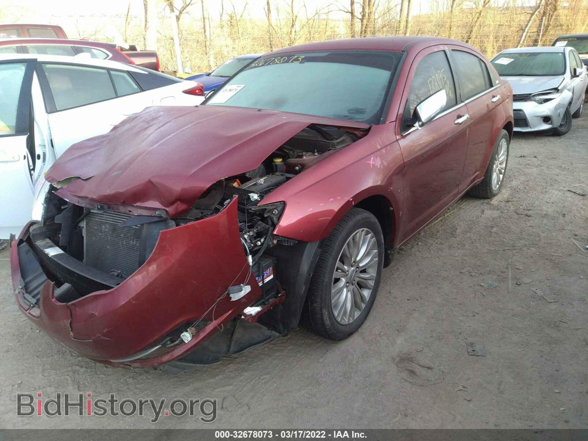 2011 CHRYSLER 200 - VIN: 1C3BC2FB3BN583064 - Фото 2