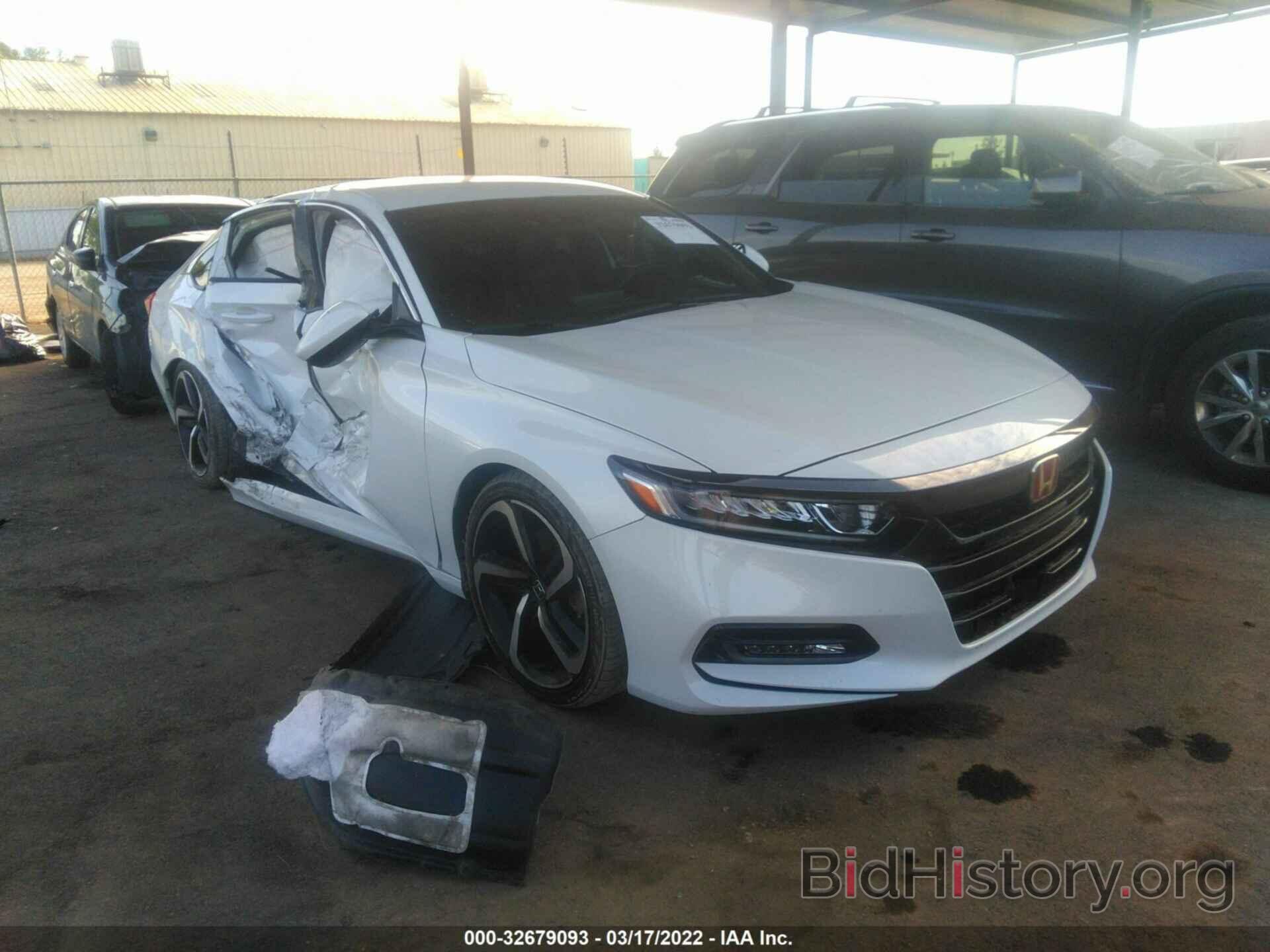 Photo 1HGCV1F35JA058978 - HONDA ACCORD SEDAN 2018