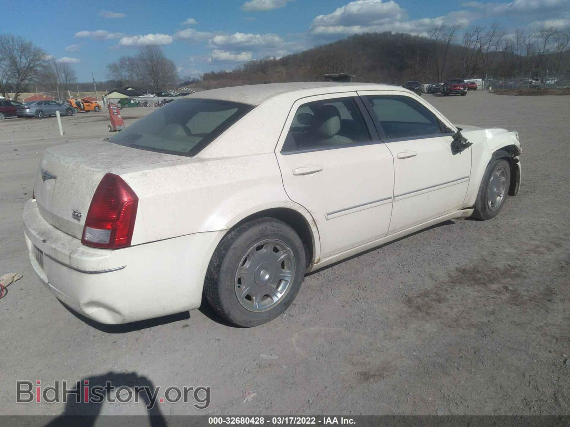 2006 CHRYSLER 300 - VIN: 2C3KA53G16H205833 - Фото 4