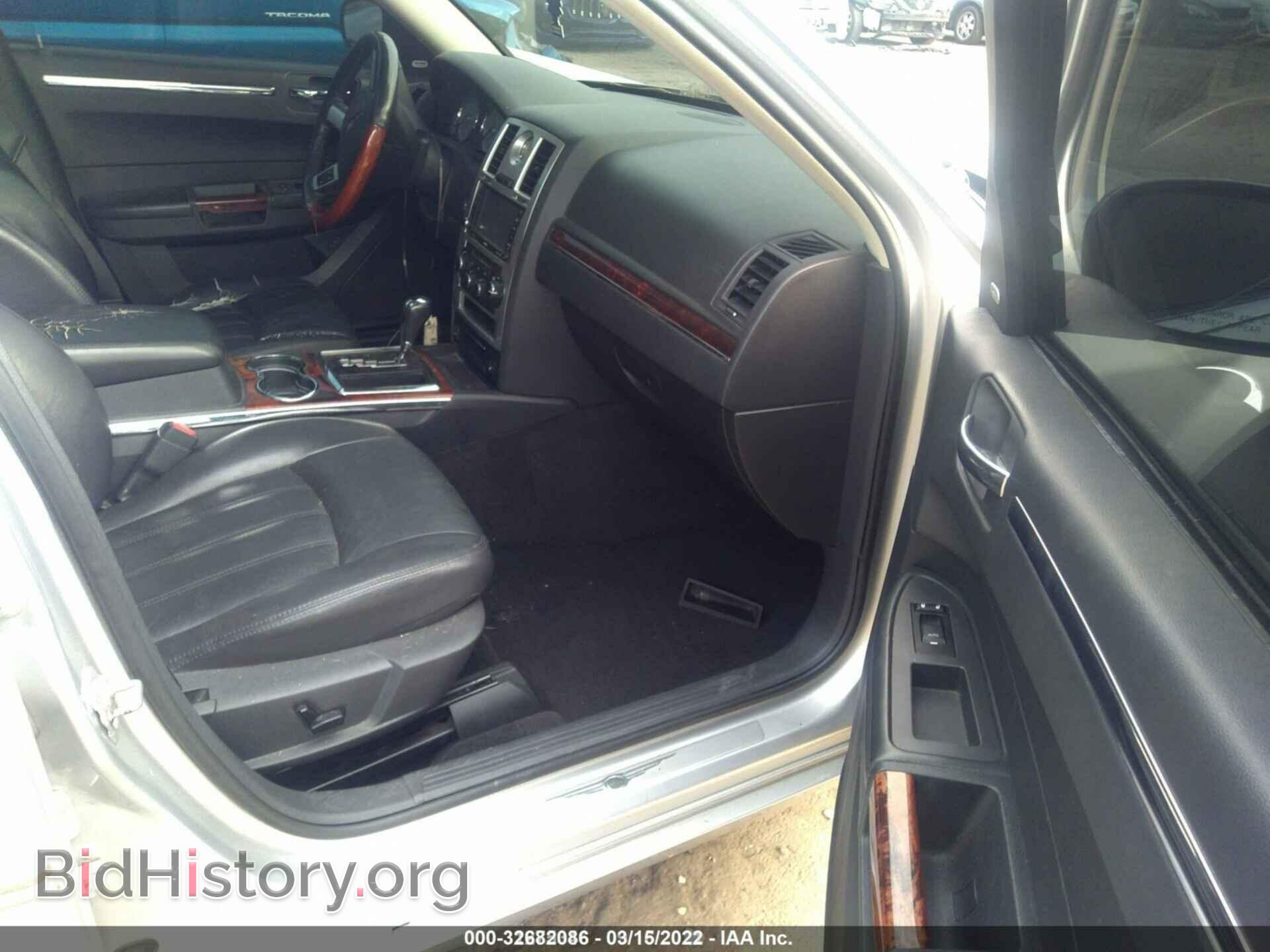 2010 CHRYSLER 300 - VIN: 2C3CA6CT8AH145159 - Фото 5