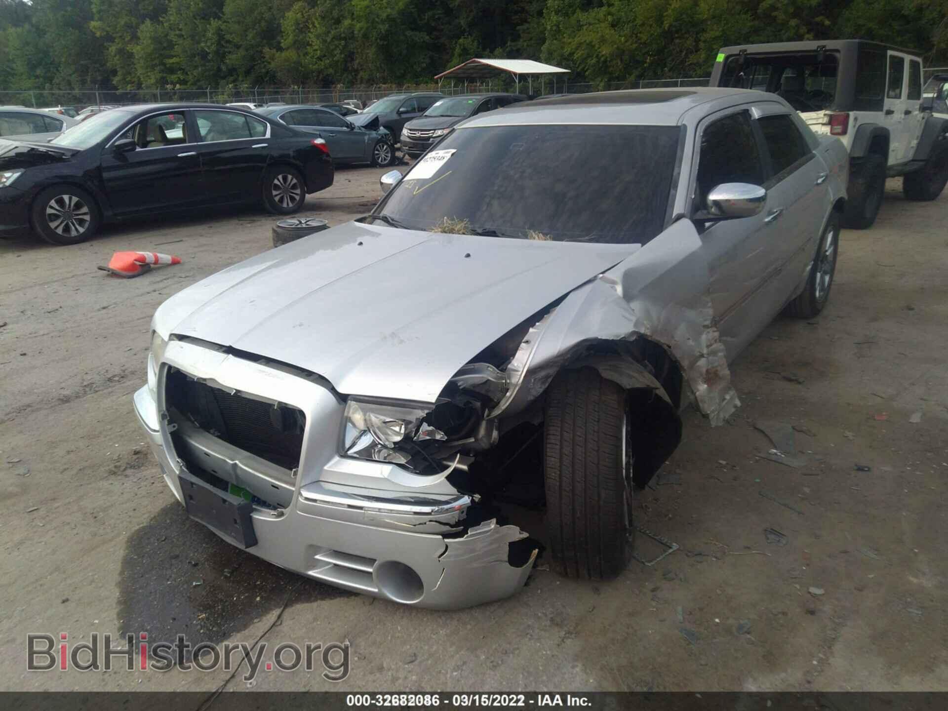 2010 CHRYSLER 300 - VIN: 2C3CA6CT8AH145159 - Фото 6