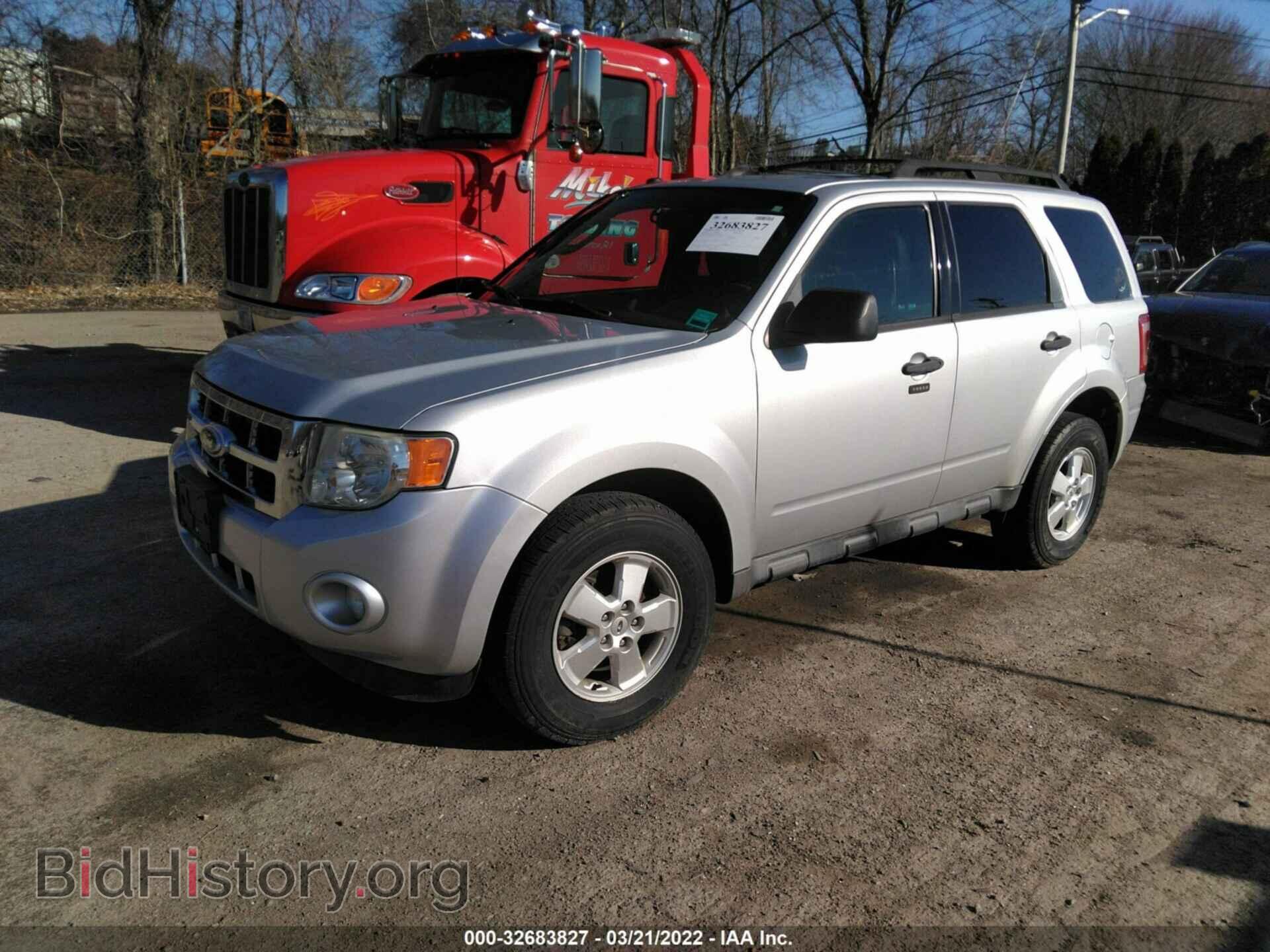2011 FORD ESCAPE - VIN: 1FMCU9DG9BKA13670 - Фото 2