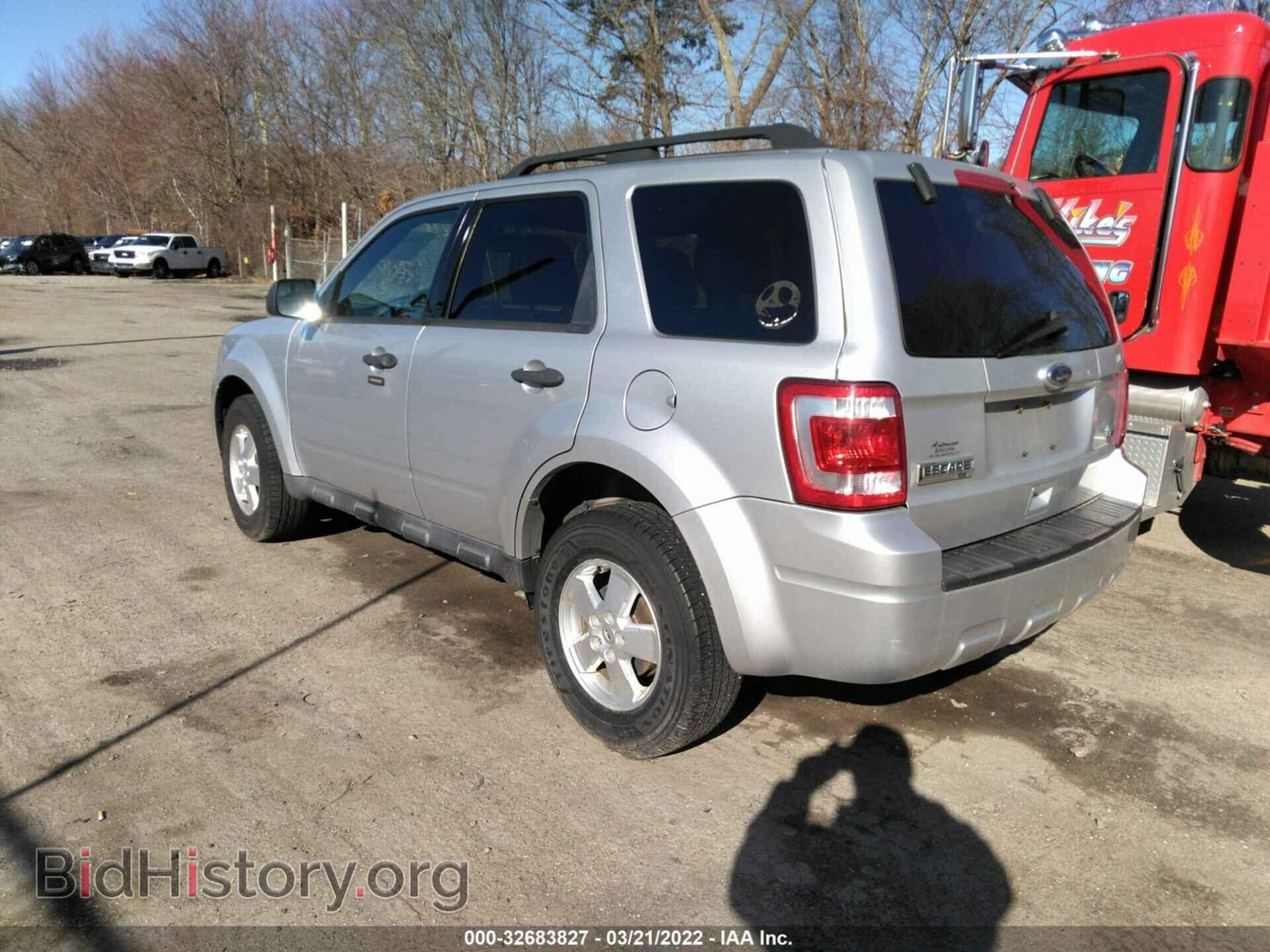 2011 FORD ESCAPE - VIN: 1FMCU9DG9BKA13670 - Фото 3