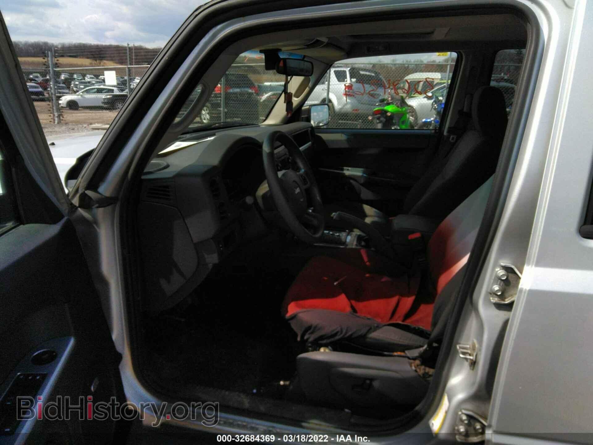 2008 JEEP COMMANDER - VIN: 1J8HG48K68C181684 - Фото 5