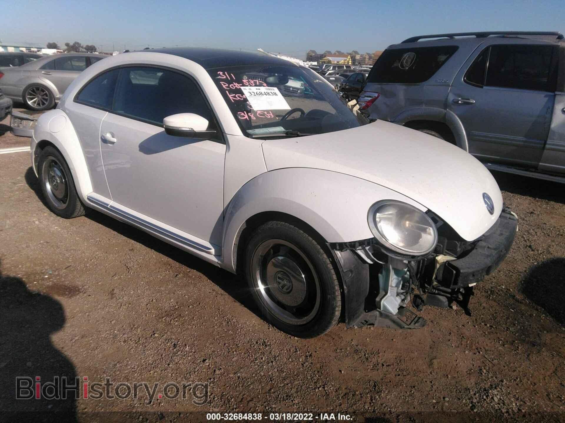Photo 3VWJP7AT0CM646767 - VOLKSWAGEN BEETLE 2012