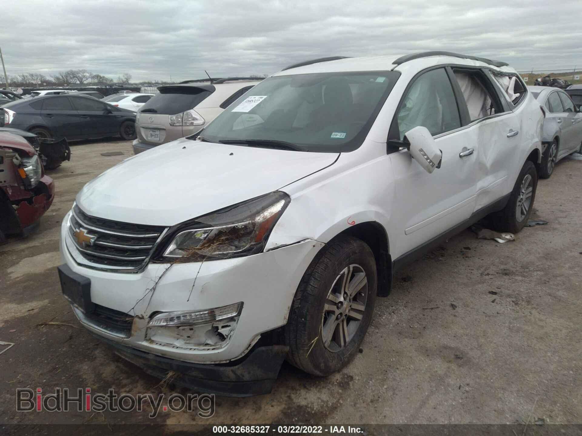 2017 CHEVROLET TRAVERSE - VIN: 1GNKRHKD6HJ266021 - Фото 2