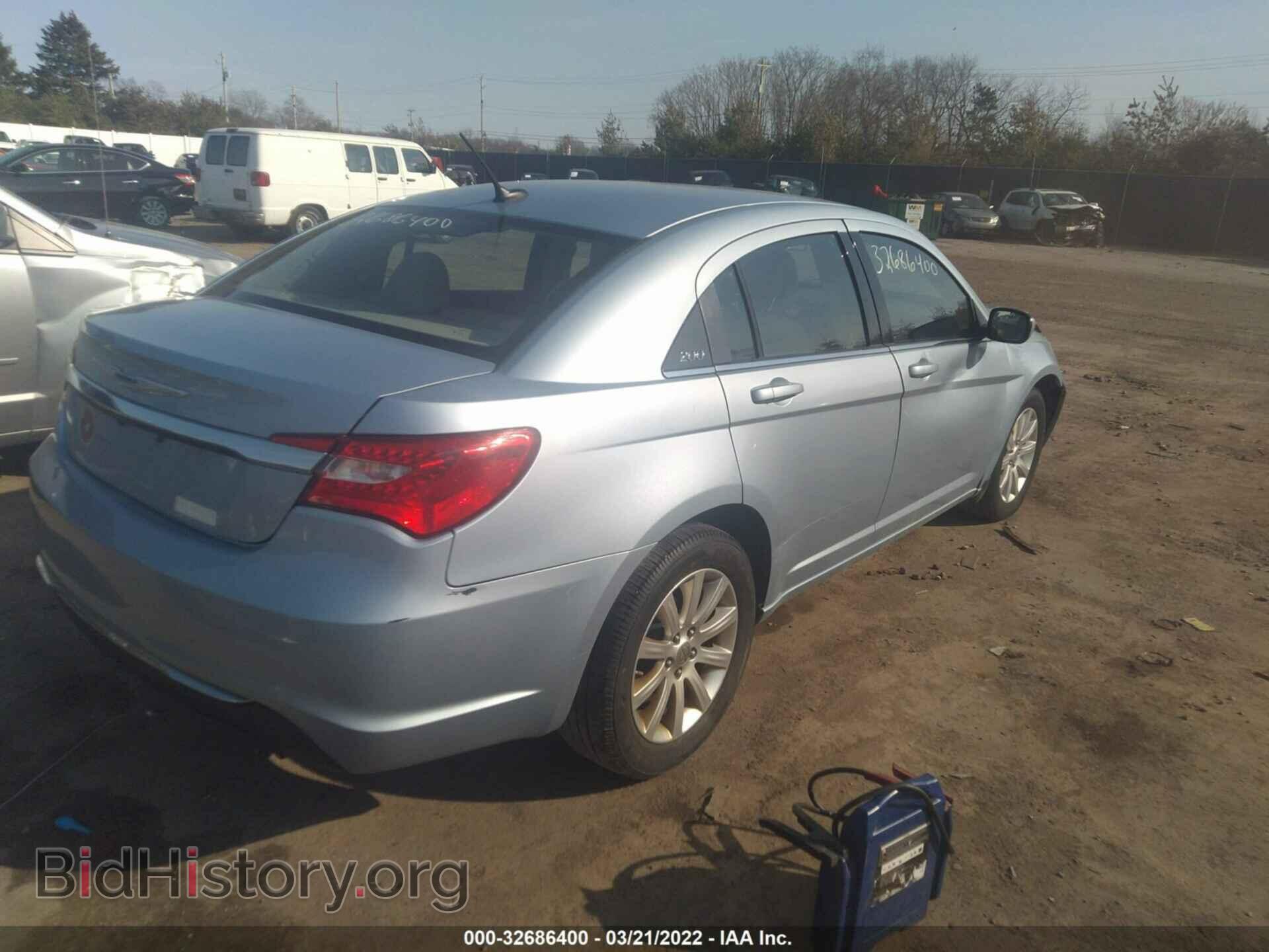 2013 CHRYSLER 200 - VIN: 1C3CCBBB7DN538996 - Фото 4