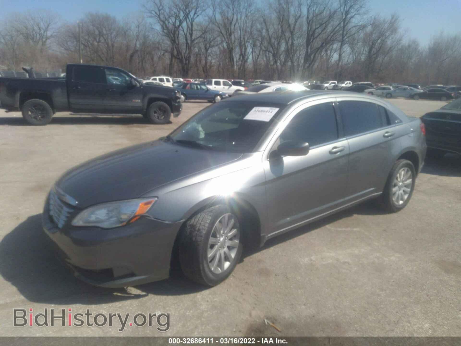 2011 CHRYSLER 200 - VIN: 1C3BC1FB9BN592930 - Фото 2