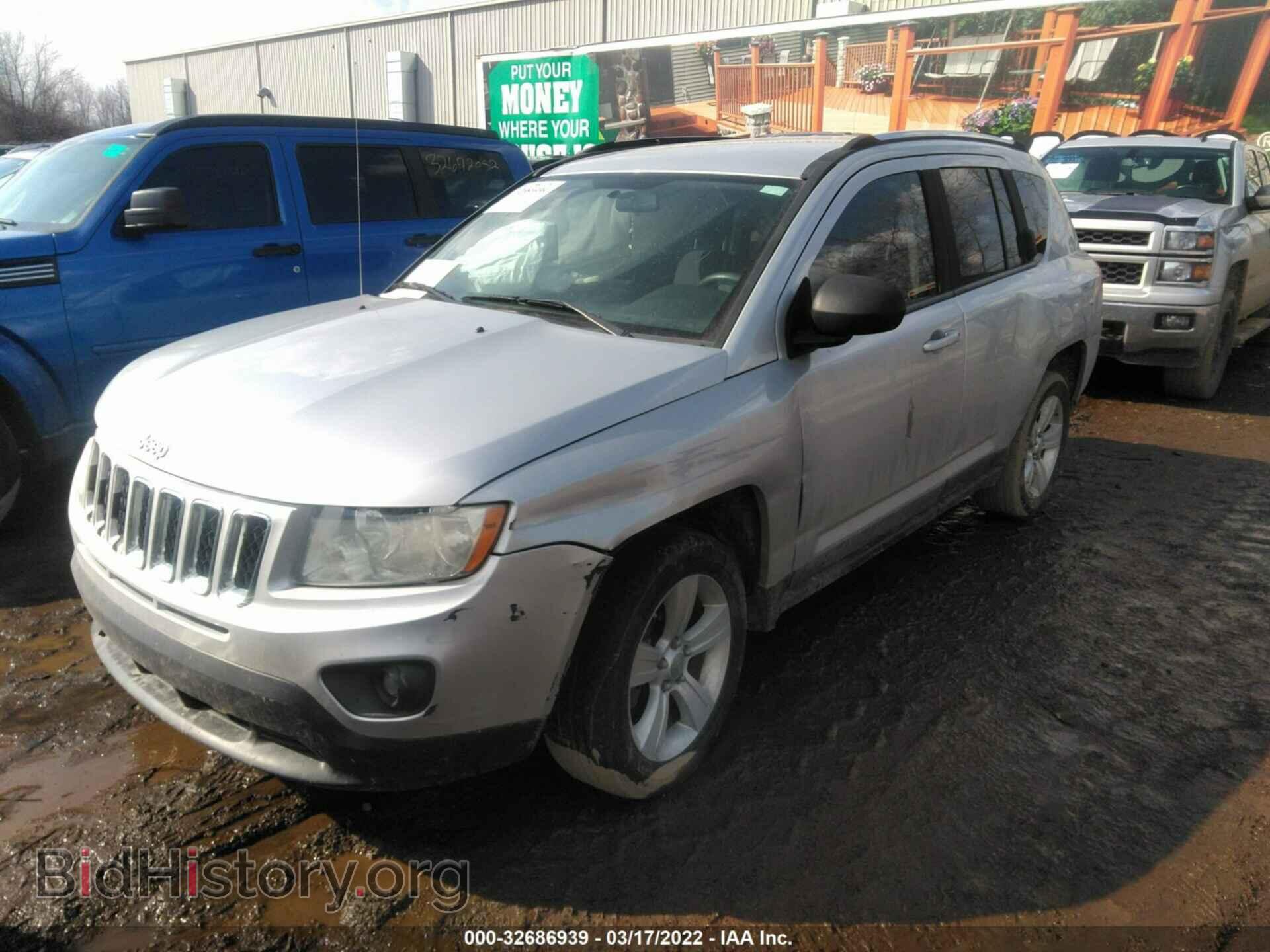 2011 JEEP COMPASS - VIN: 1J4NT1FB4BD165874 - Фото 2