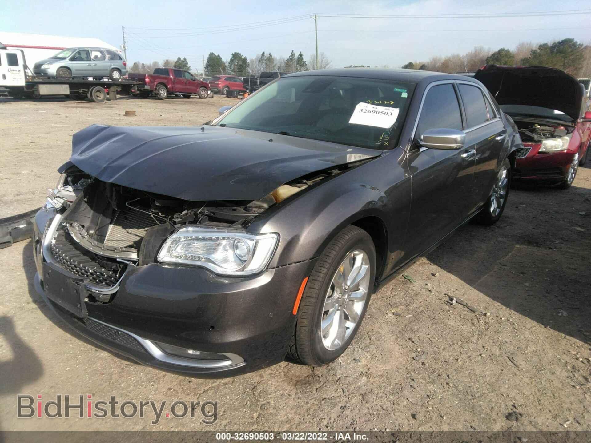 2015 CHRYSLER 300 - VIN: 2C3CCASG5FH923510 - Фото 2