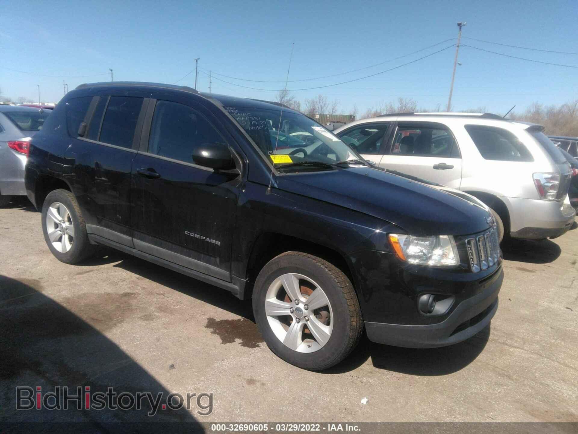 Photo 1J4NF1FB6BD218470 - JEEP COMPASS 2011