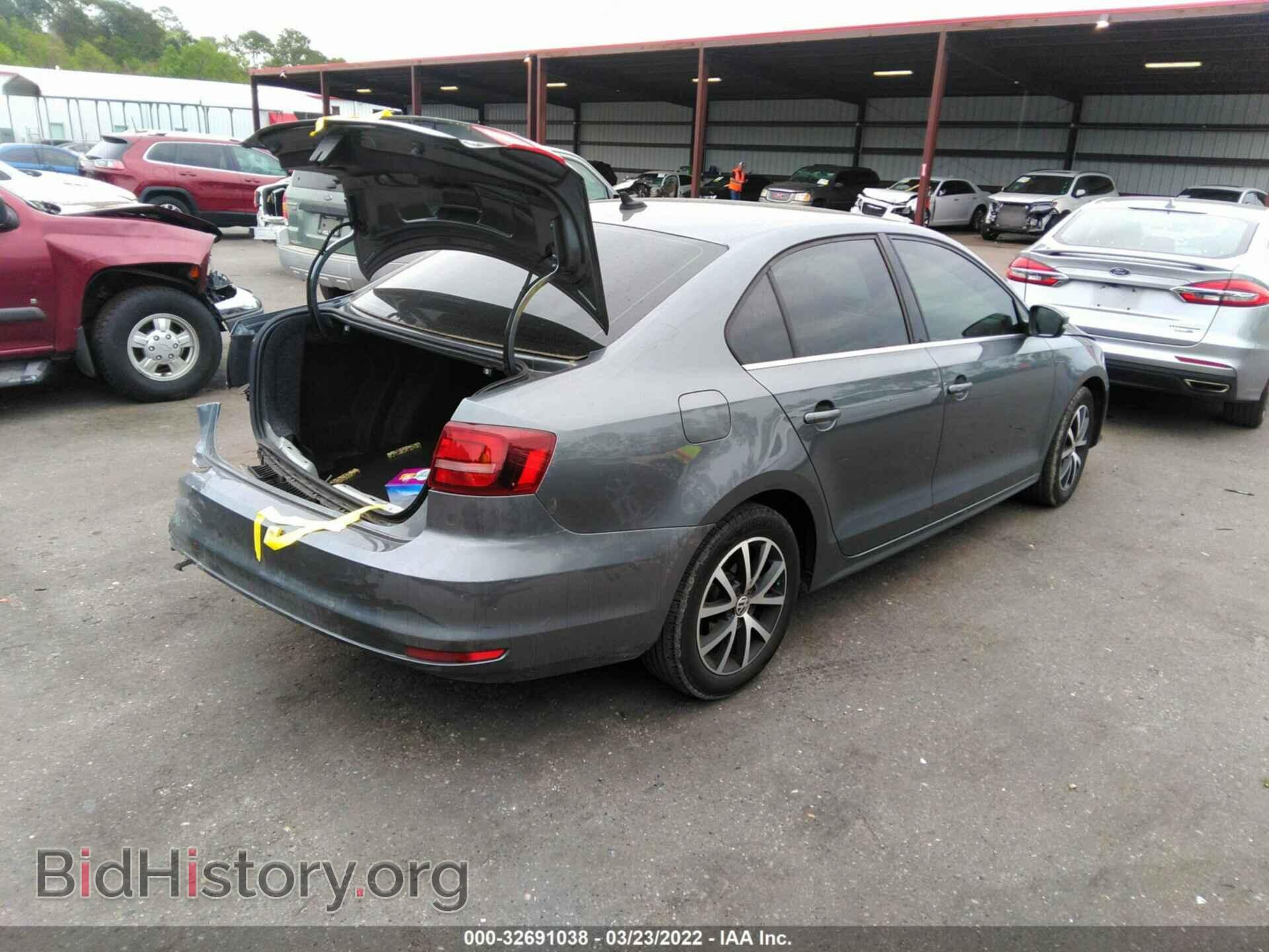 2017 VOLKSWAGEN JETTA - VIN: 3VWDB7AJ3HM286332 - Фото 4