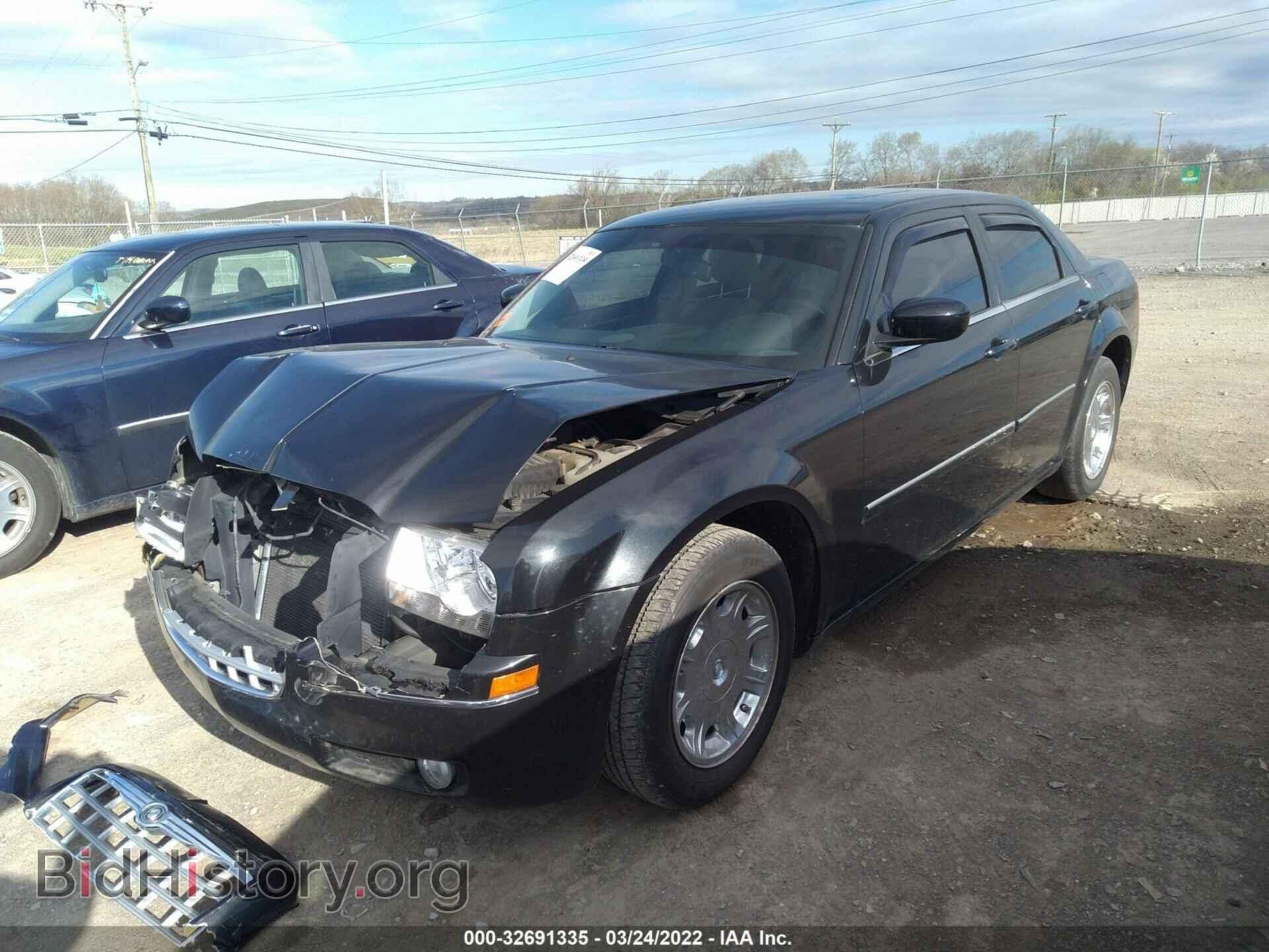 2006 CHRYSLER 300 - VIN: 2C3KA53G46H498904 - Фото 2
