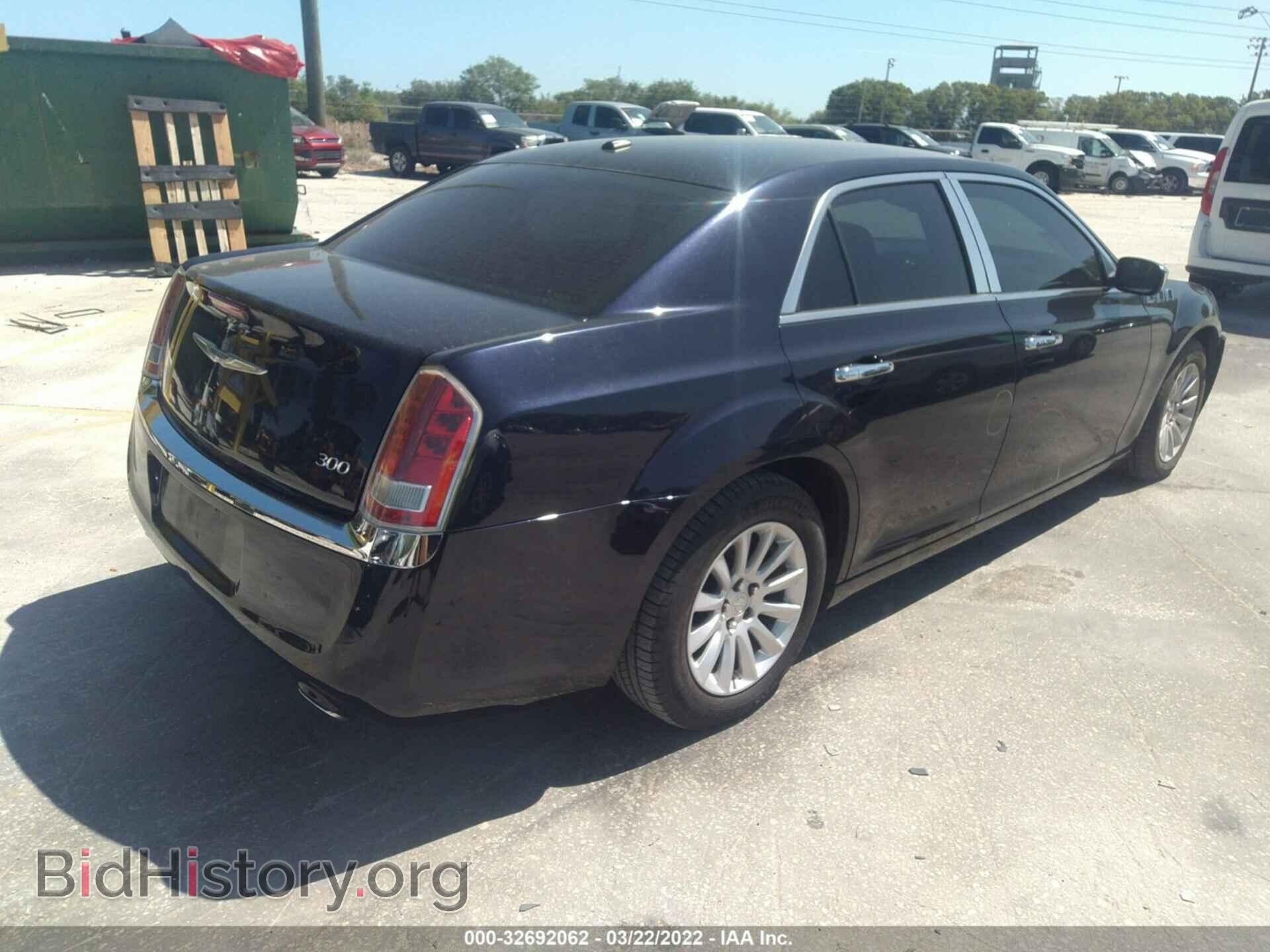 2012 CHRYSLER 300 - VIN: 2C3CCAAG7CH188560 - Photo 4