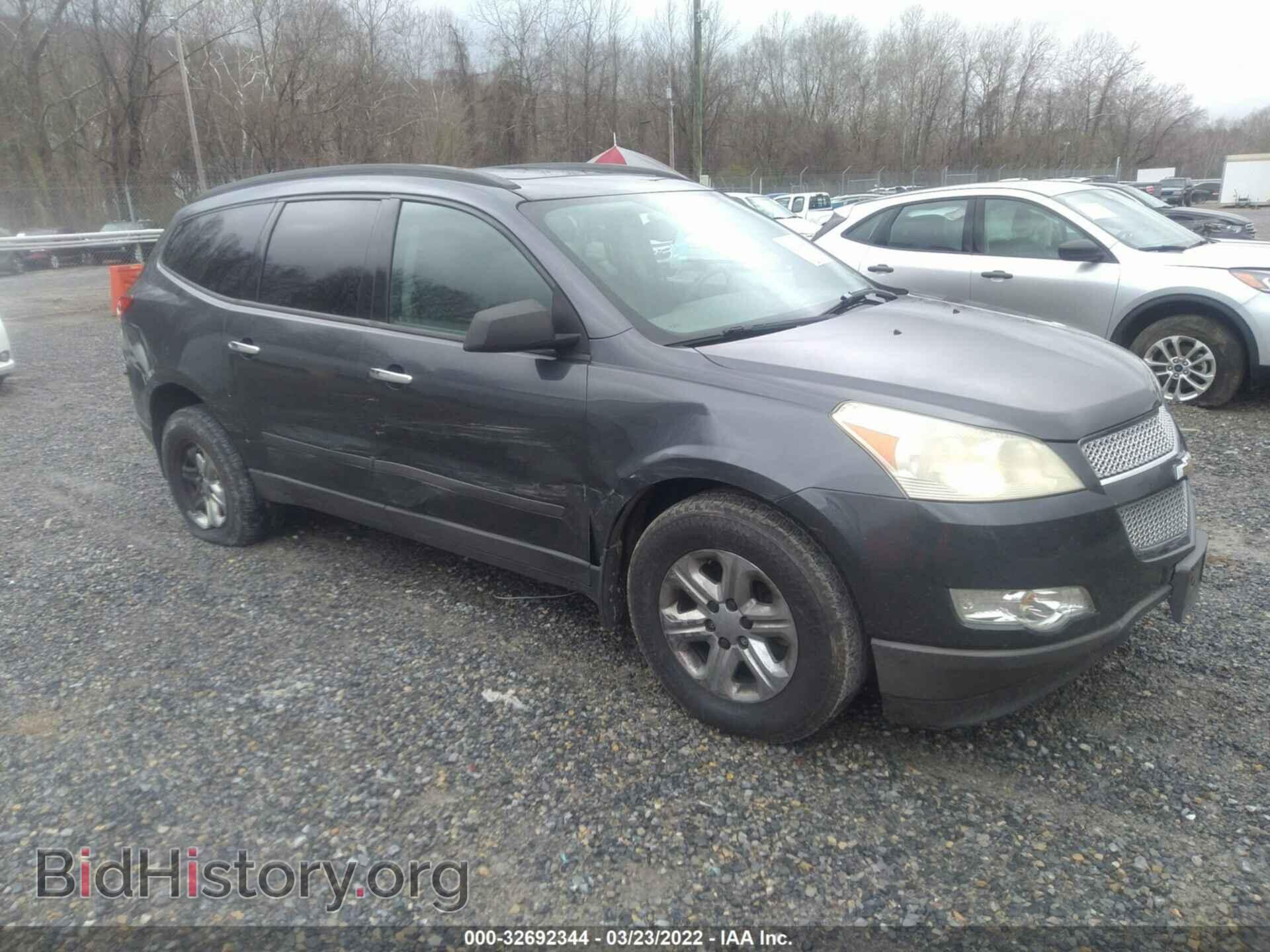 Photo 1GNKRFED4BJ383409 - CHEVROLET TRAVERSE 2011