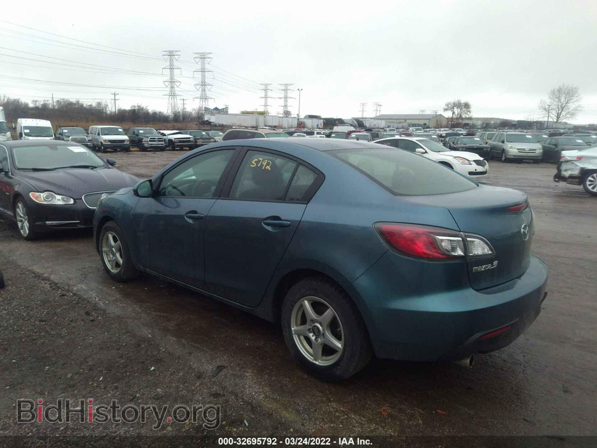 2011 MAZDA MAZDA3 - VIN: JM1BL1VF0B1496658 - Фото 3