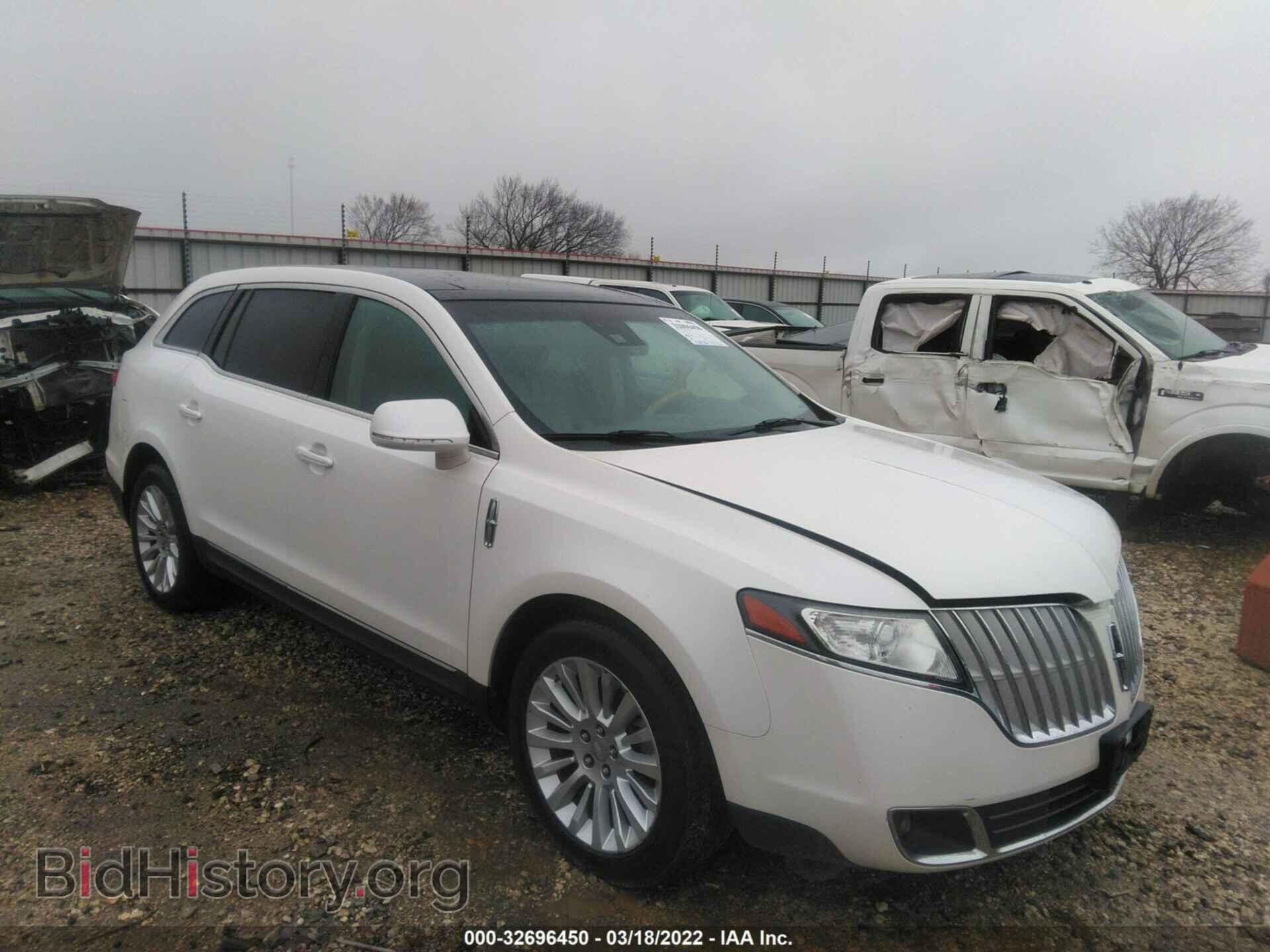 Photo 2LMHJ5ARXBBJ50290 - LINCOLN MKT 2011