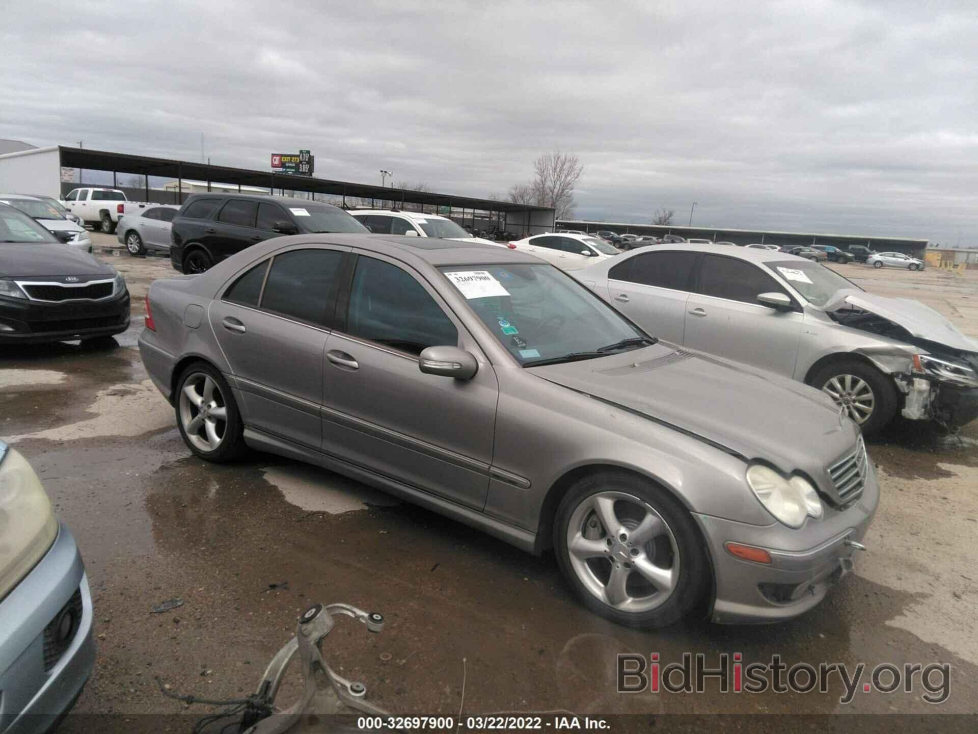 Photo WDBRF52H76A915547 - MERCEDES-BENZ C-CLASS 2006