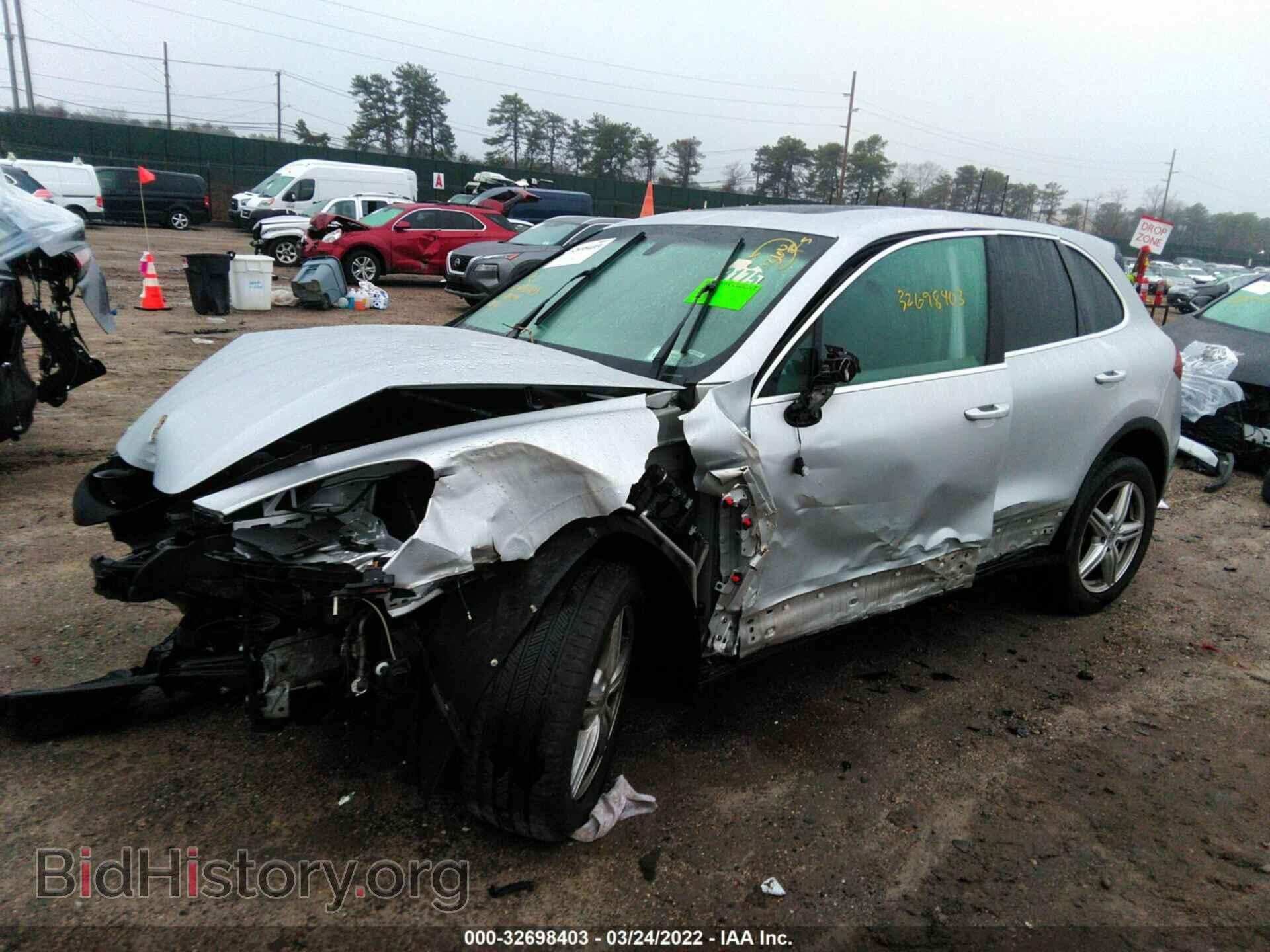 2011 PORSCHE CAYENNE - VIN: WP1AB2A26BLA50959 - Photo 2