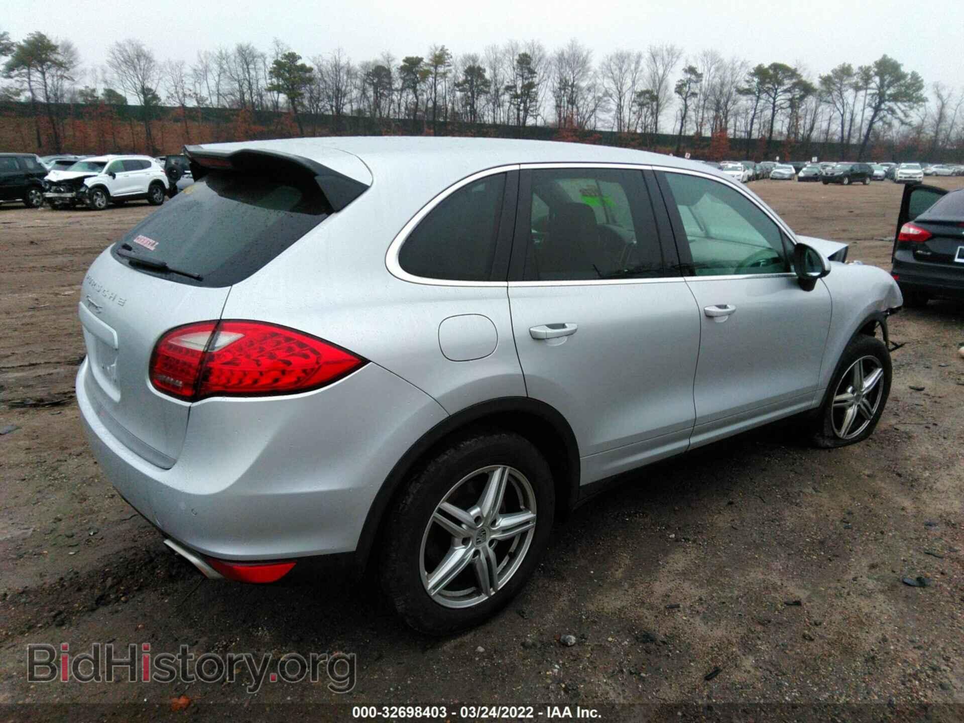 2011 PORSCHE CAYENNE - VIN: WP1AB2A26BLA50959 - Photo 4
