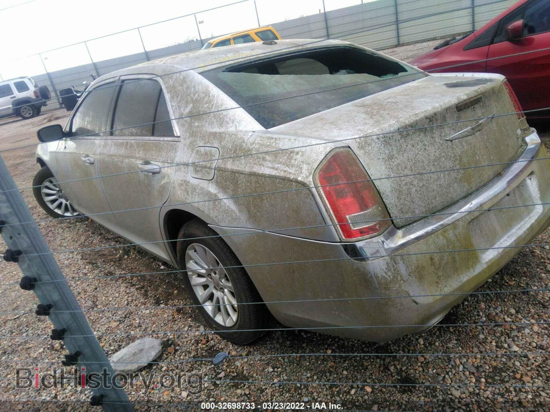 2012 CHRYSLER 300 - VIN: 2C3CCAAG2CH116858 - Фото 3