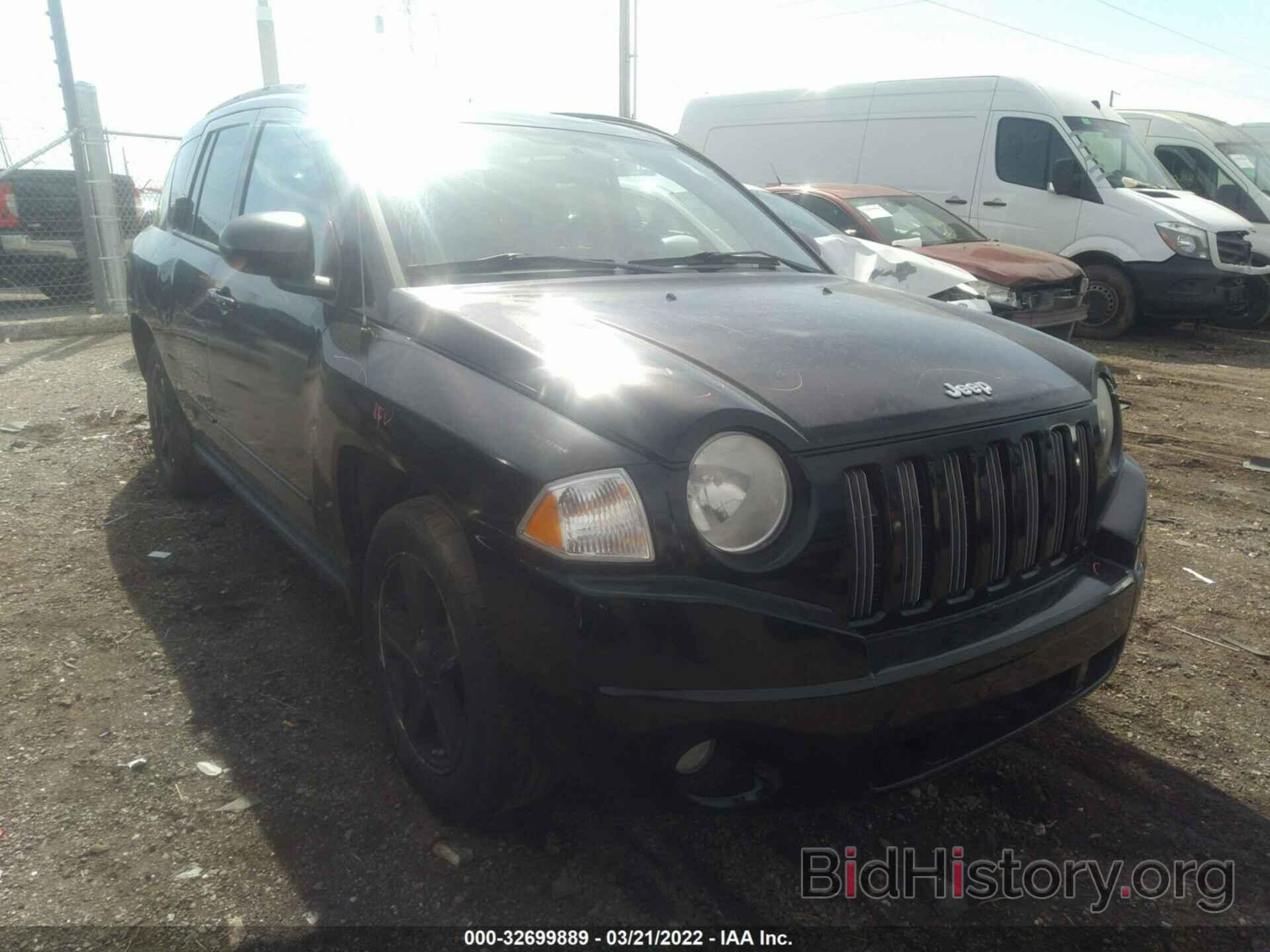 Photo 1J4NF4FB5AD505363 - JEEP COMPASS 2010