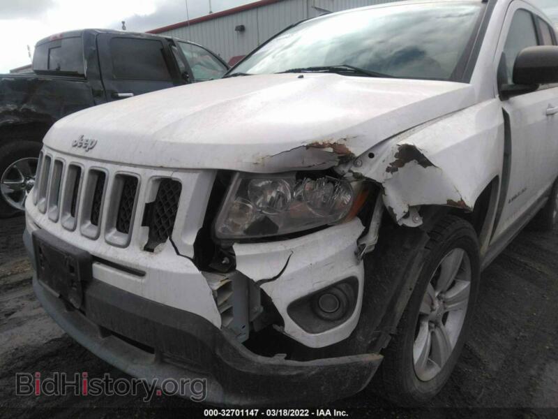 2011 Jeep COMPASS (VIN 1J4NF1FB0BD240139) — photo 6 of 11