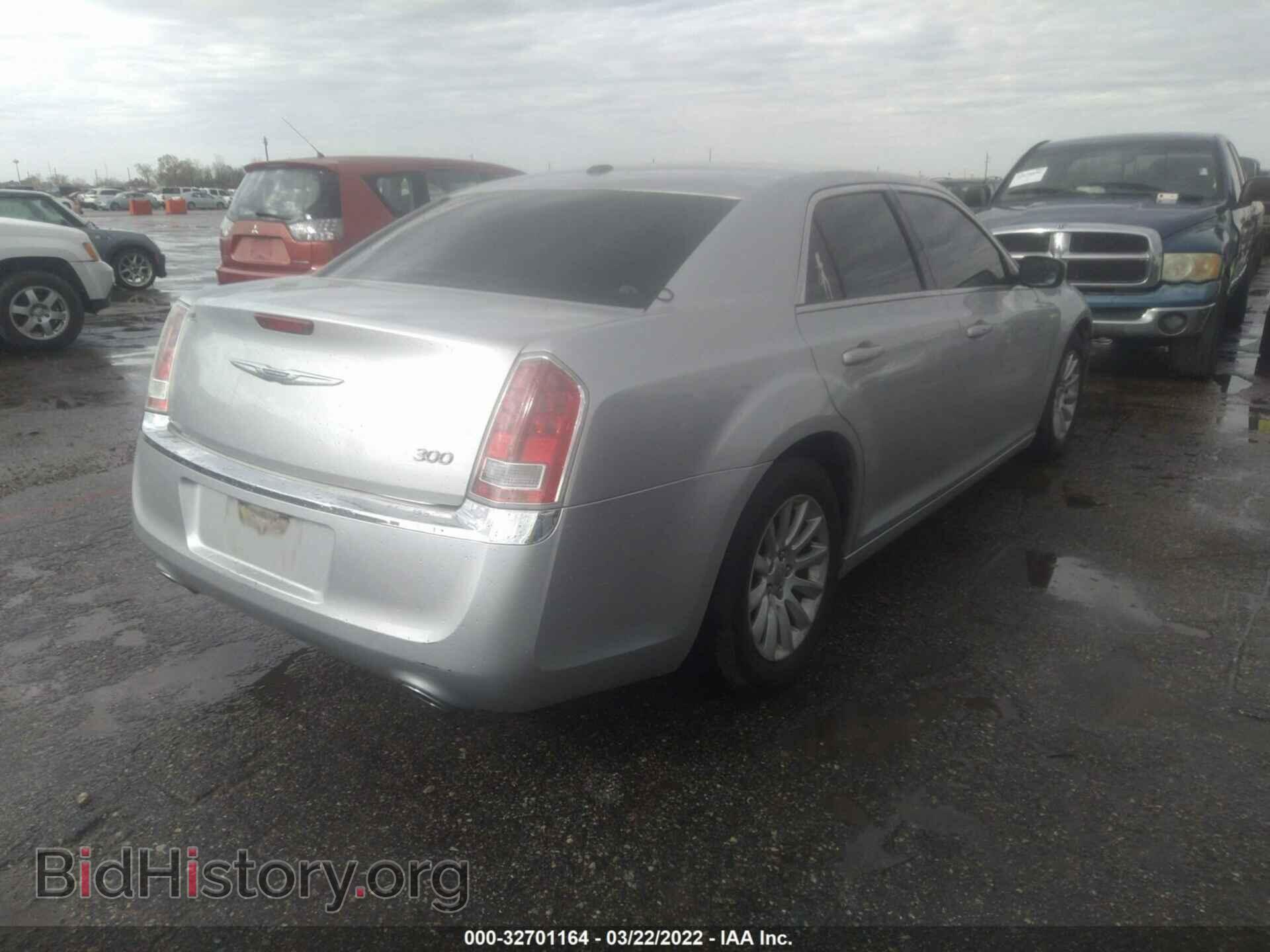 2012 CHRYSLER 300 - VIN: 2C3CCAAG9CH243316 - Фото 4