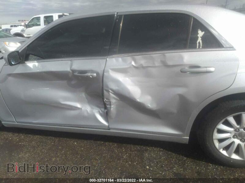 2012 Chrysler 300 (VIN 2C3CCAAG9CH243316) — photo 6 of 11