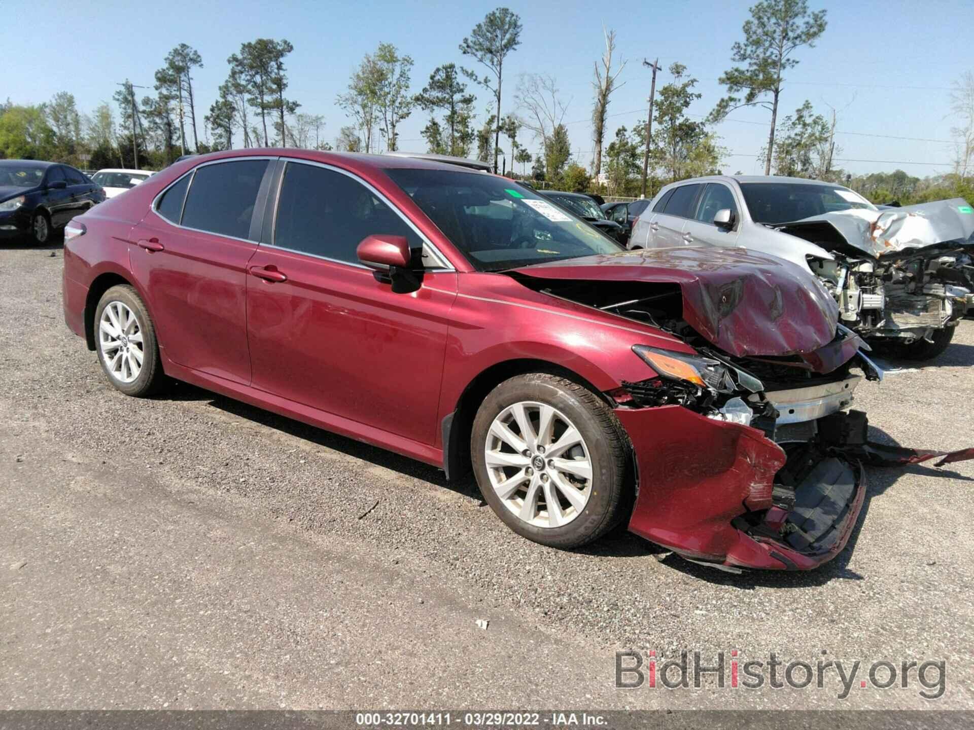 Photo 4T1B11HK6JU656890 - TOYOTA CAMRY 2018