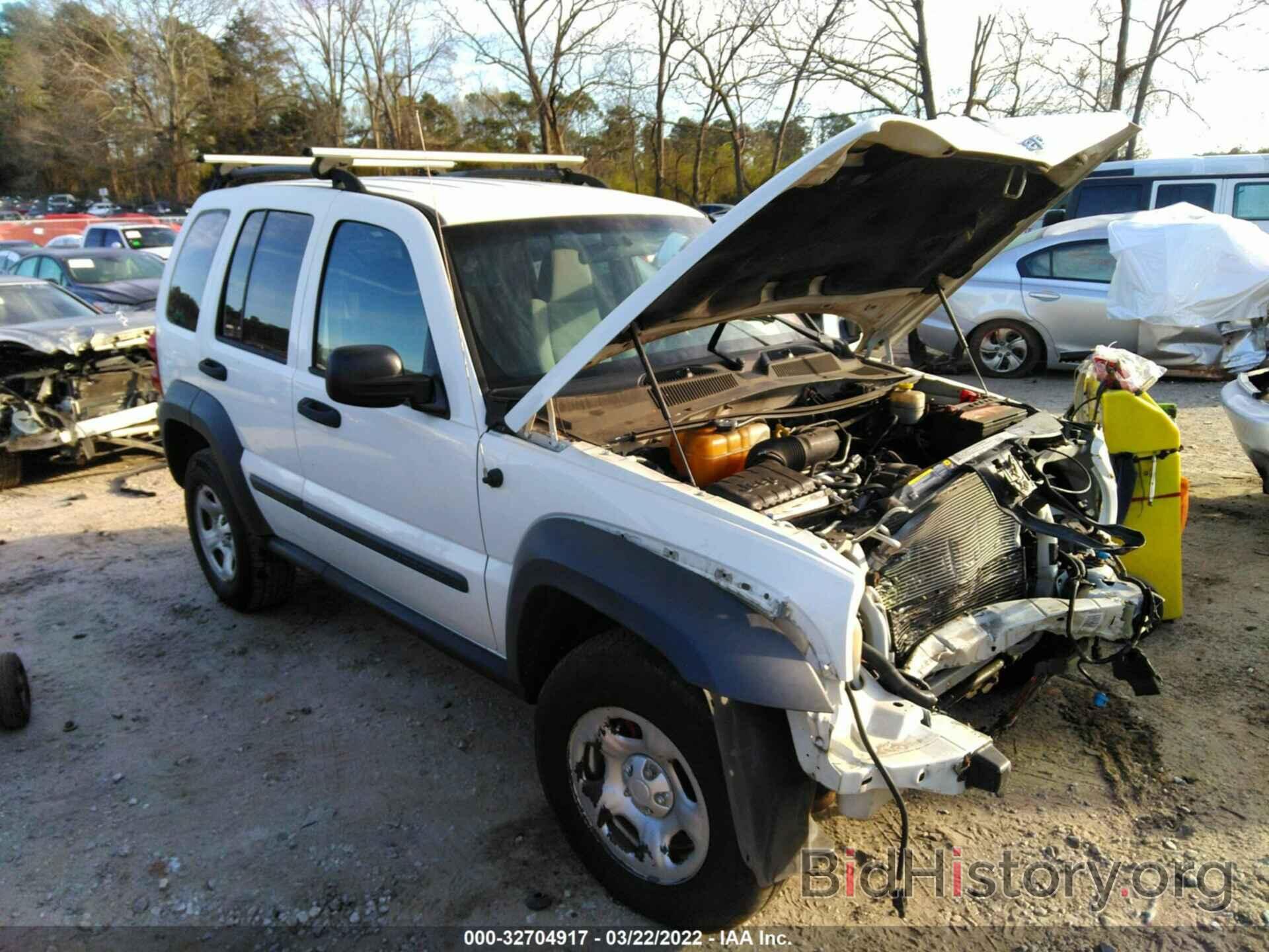 Photo 1J8GL48K96W143188 - JEEP LIBERTY 2006