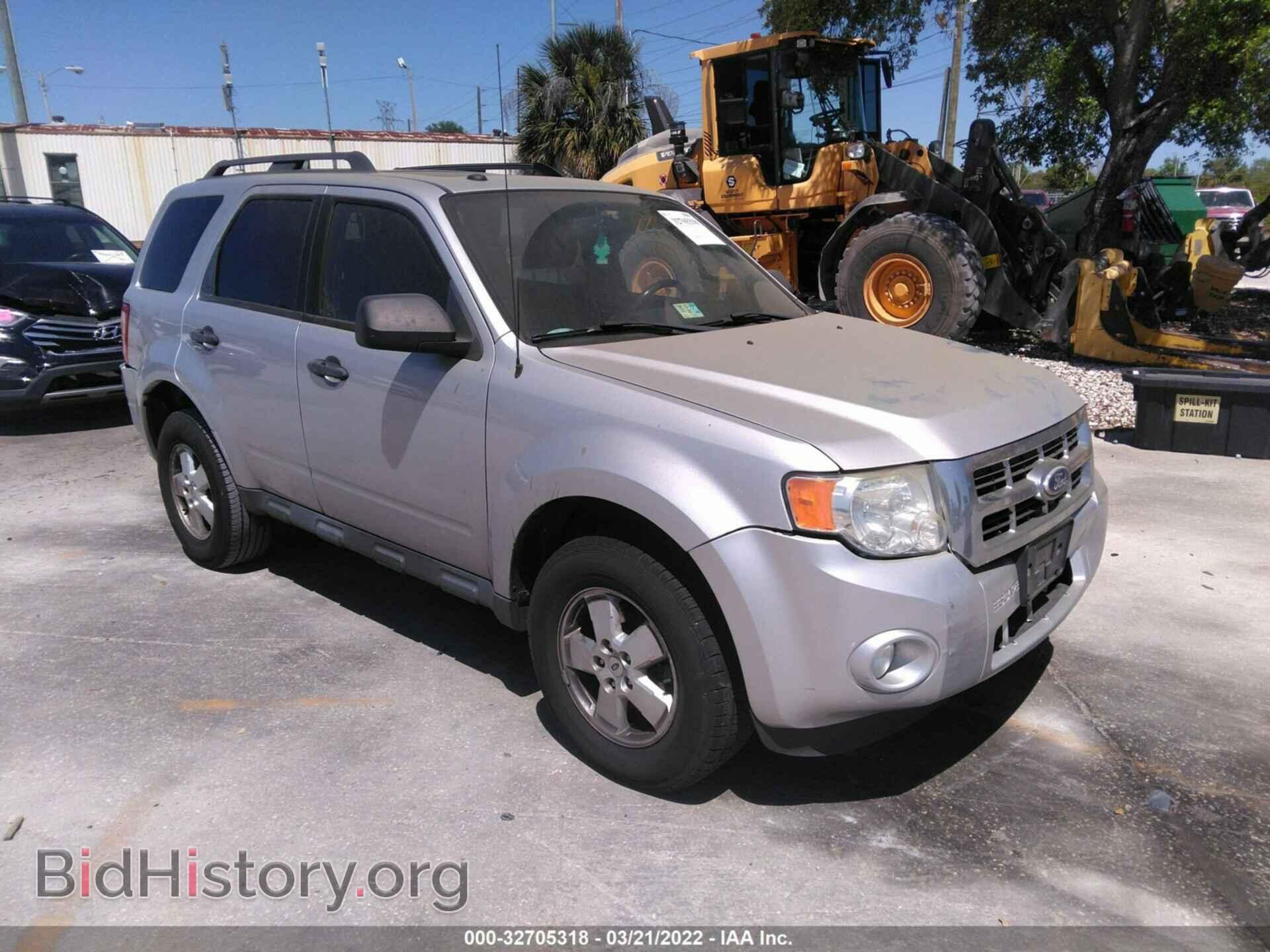 Photo 1FMCU0D71AKD31096 - FORD ESCAPE 2010