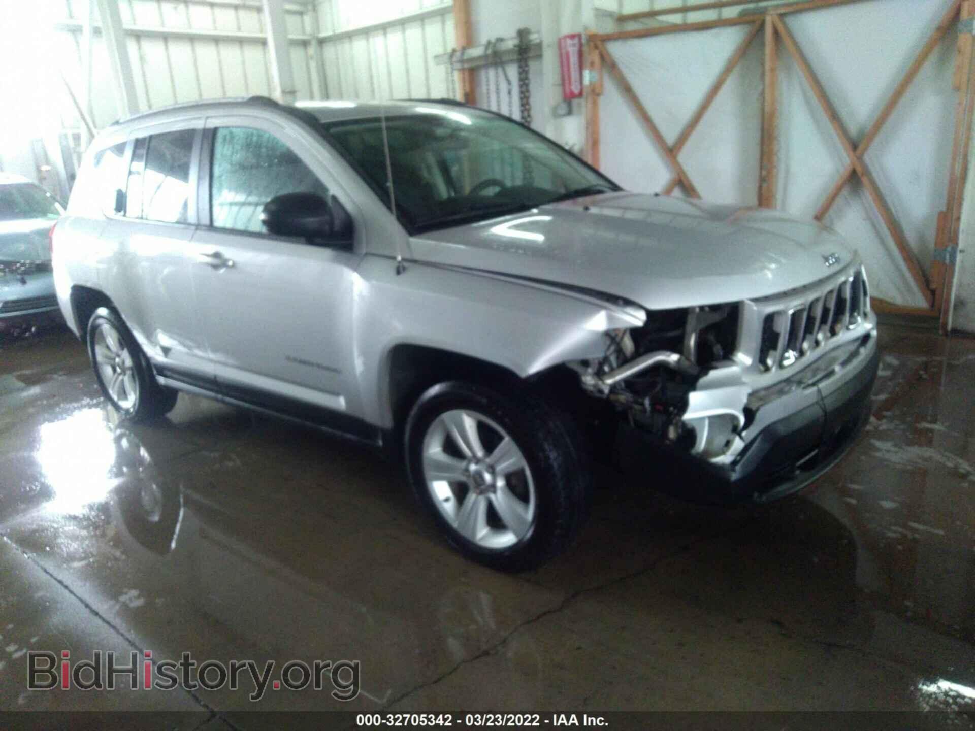 Photo 1J4NT1FB6BD228232 - JEEP COMPASS 2011