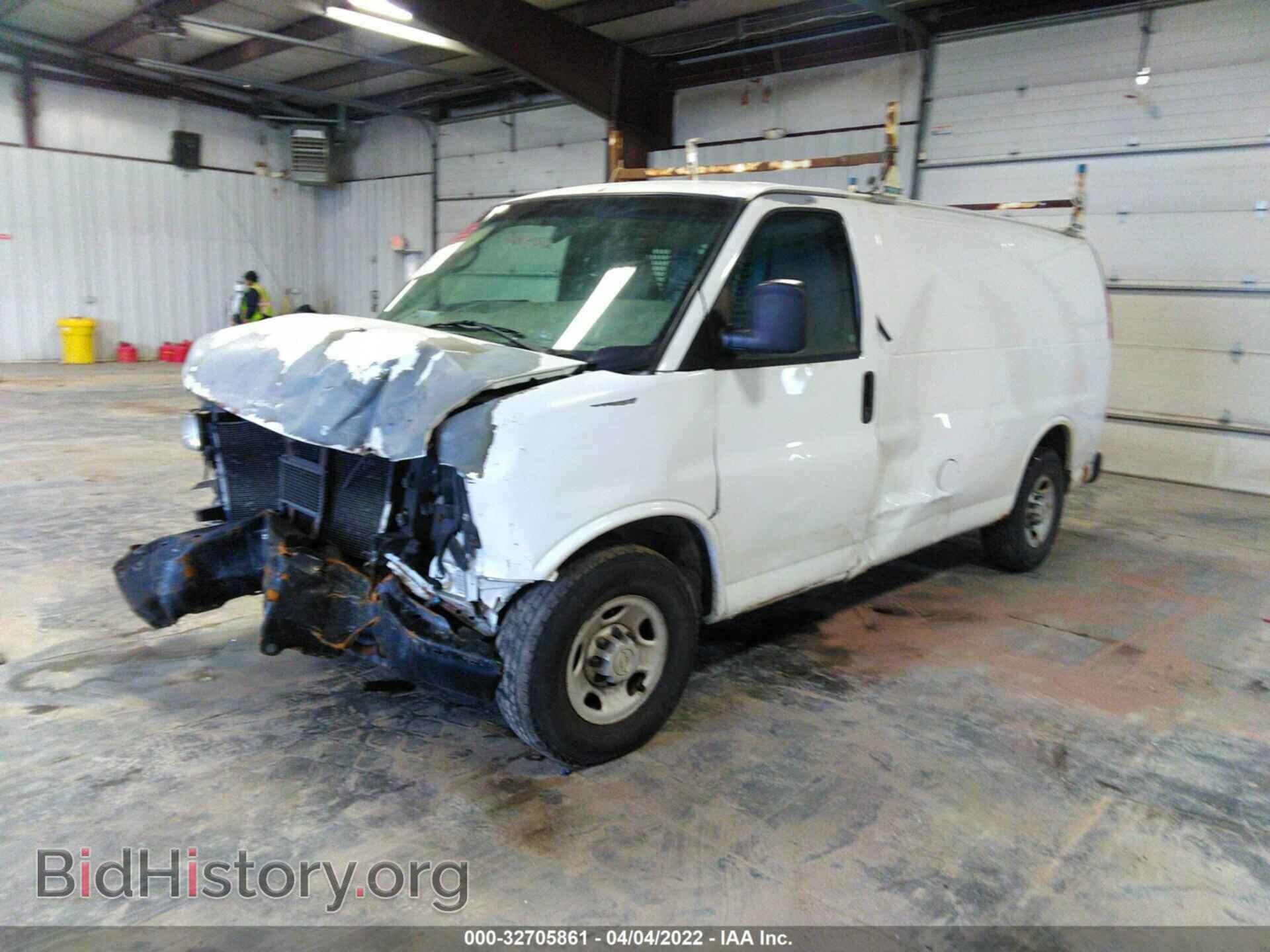 2010 CHEVROLET EXPRESS CARGO VAN - VIN: 1GCZGFBA9A1100668 - Фото 2