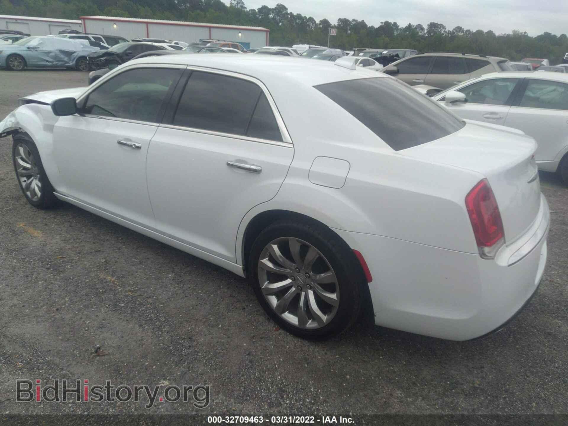 2019 CHRYSLER 300 - VIN: 2C3CCAEG6KH528158 - Фото 3