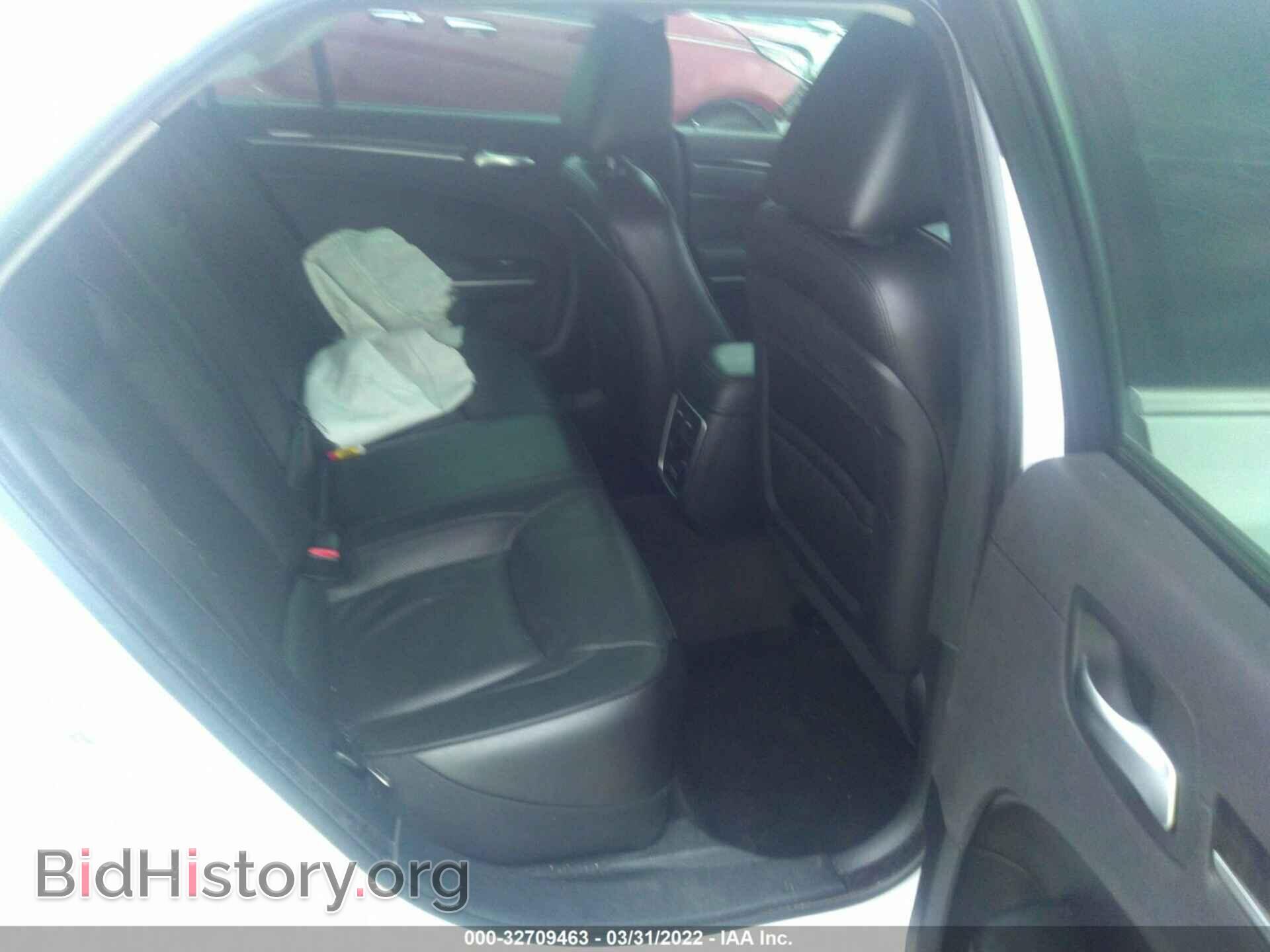 2019 CHRYSLER 300 - VIN: 2C3CCAEG6KH528158 - Фото 8