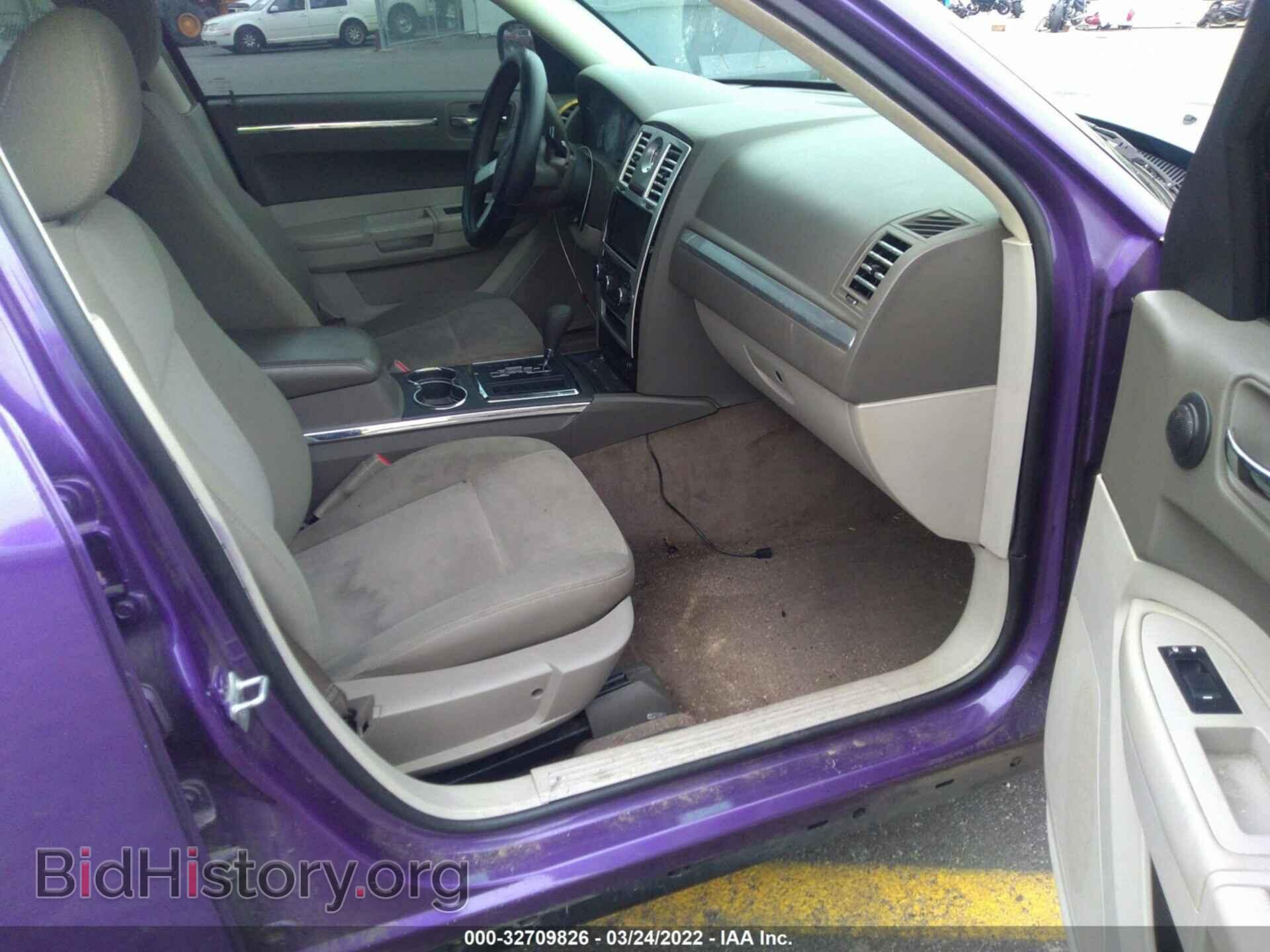 2010 CHRYSLER 300 - VIN: 2C3CA4CD1AH329100 - Фото 5