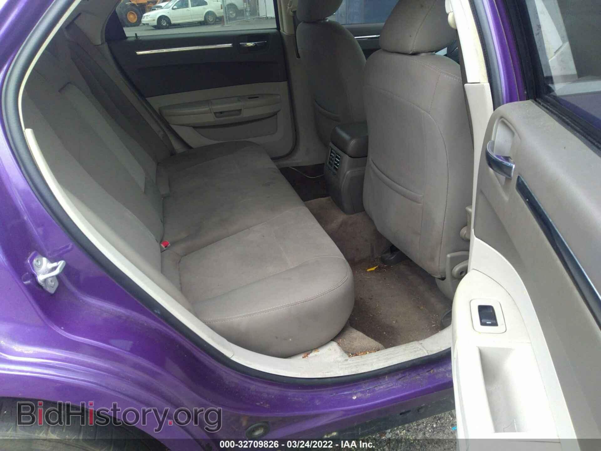 2010 CHRYSLER 300 - VIN: 2C3CA4CD1AH329100 - Фото 8