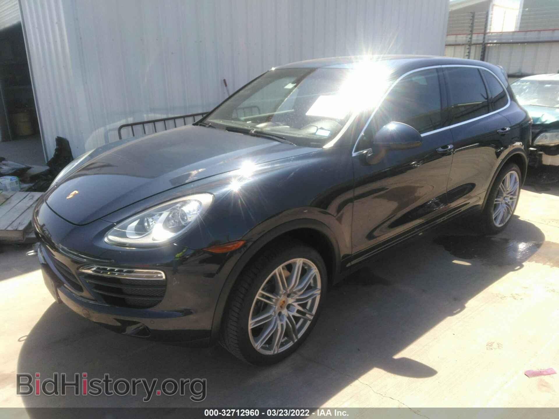2013 PORSCHE CAYENNE - VIN: WP1AA2A28DLA19928 - Photo 2