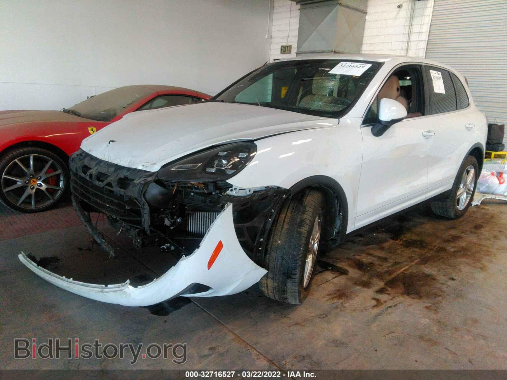 2016 PORSCHE CAYENNE - VIN: WP1AB2A22GLA95856 - Фото 2