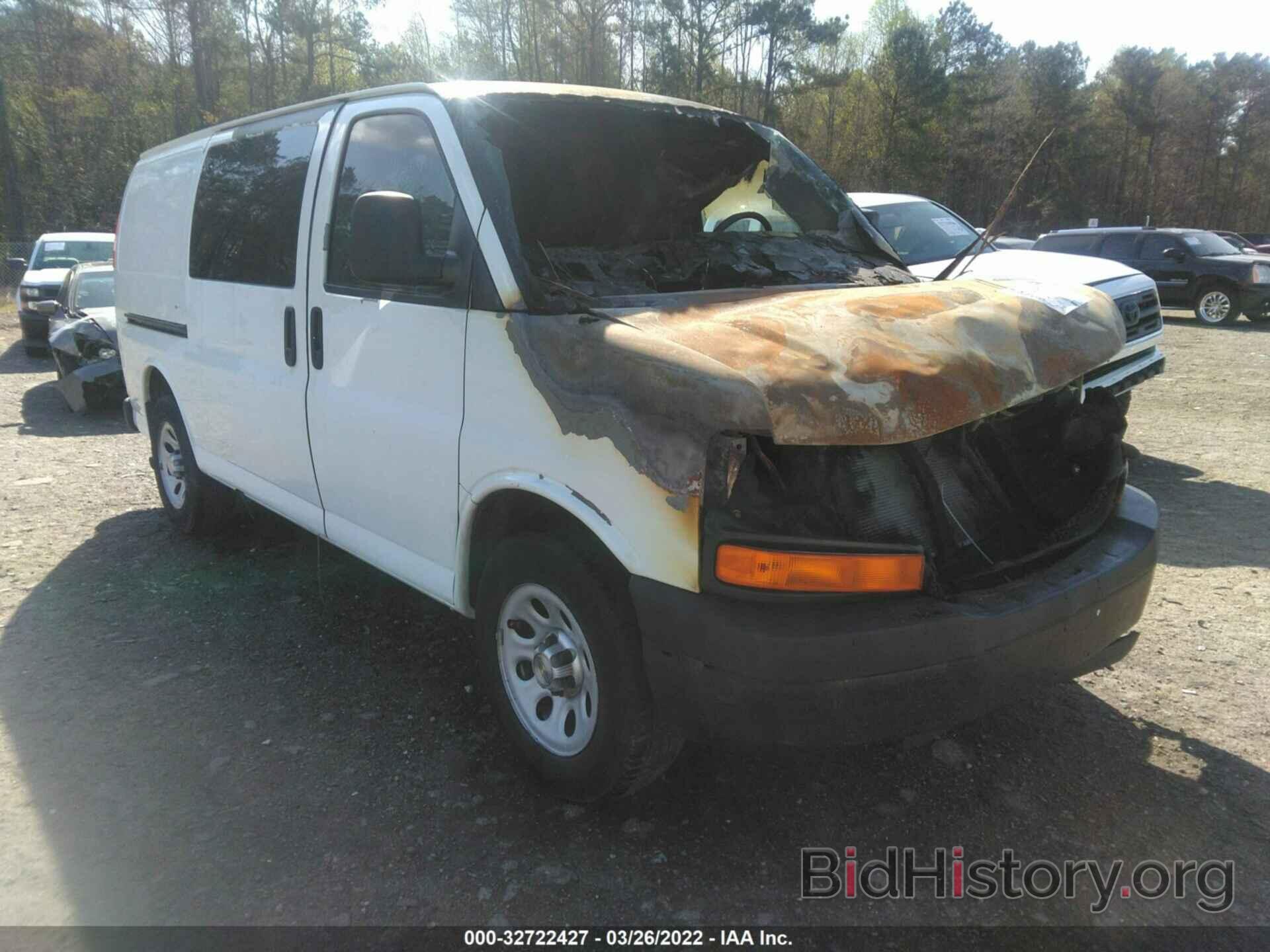 Photo 1GCSGAFX4B1178361 - CHEVROLET EXPRESS CARGO VAN 2011