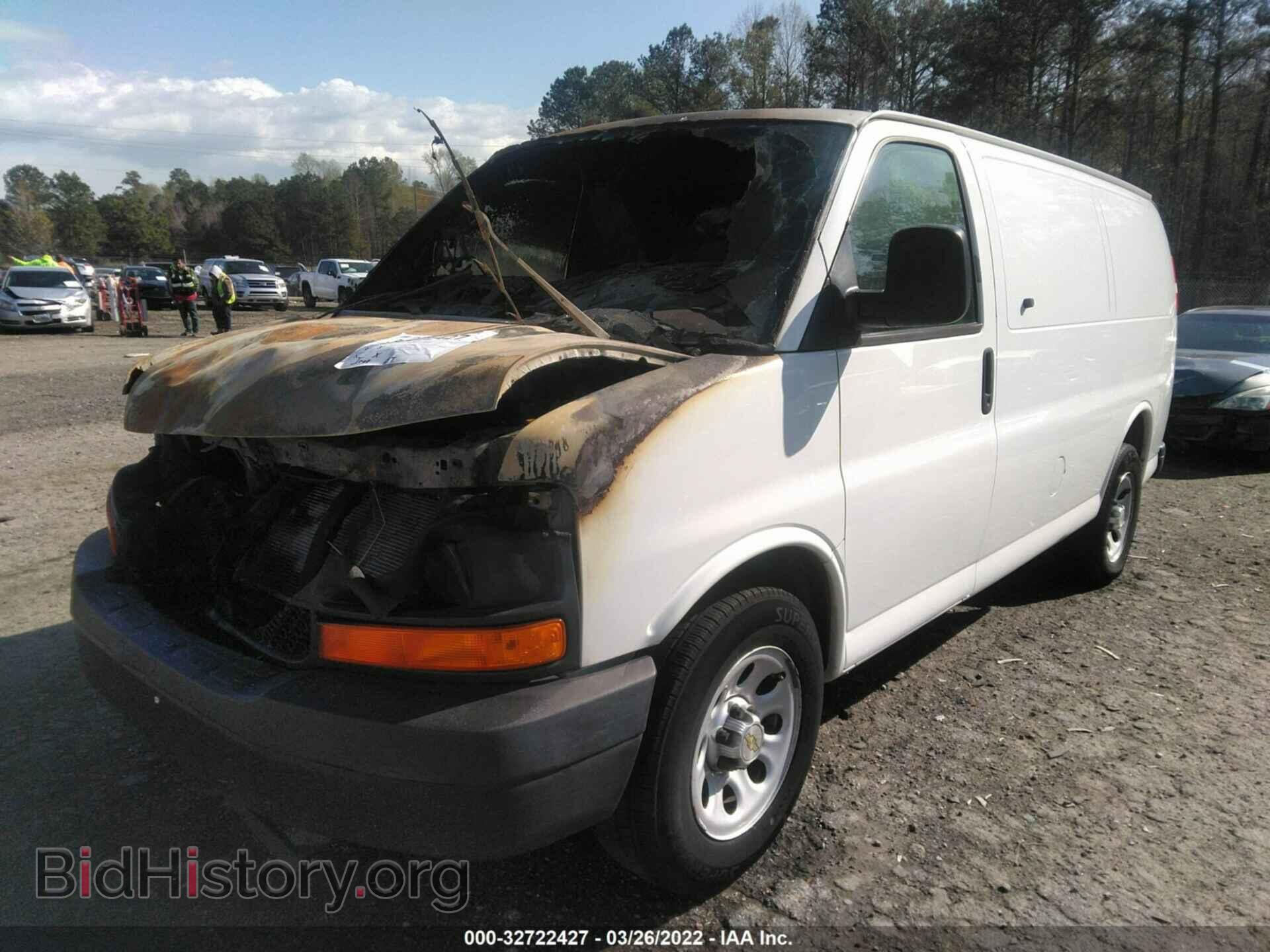 2011 CHEVROLET EXPRESS CARGO VAN - VIN: 1GCSGAFX4B1178361 - Фото 2