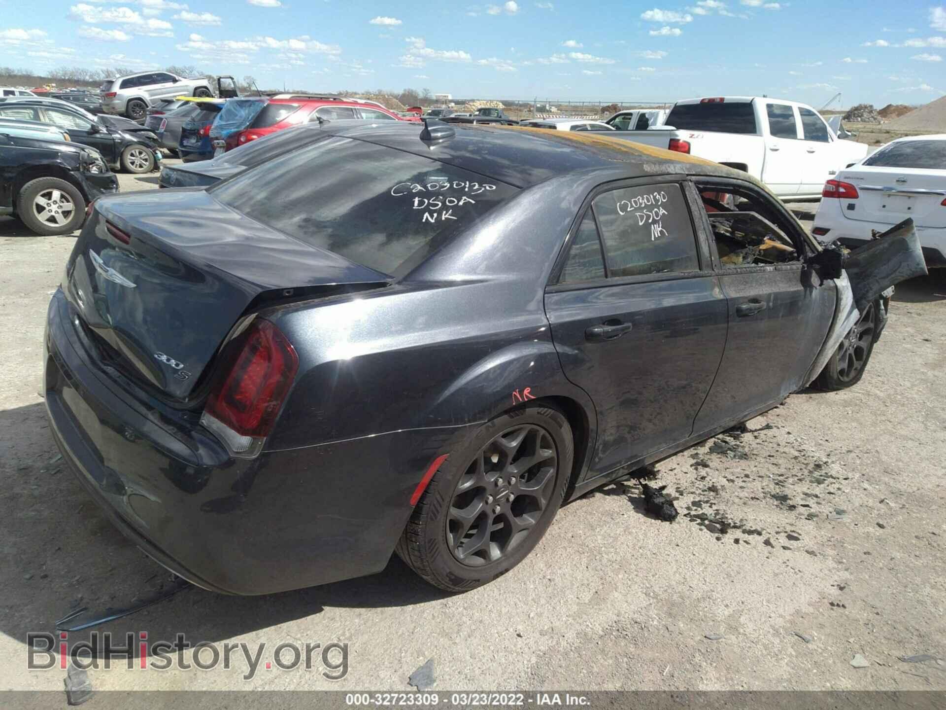 2019 CHRYSLER 300 - VIN: 2C3CCAGGXKH698455 - Фото 4