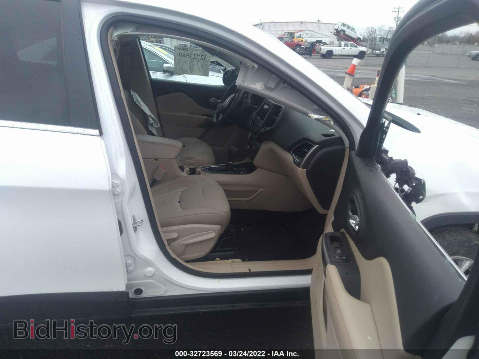 2019 JEEP CHEROKEE - VIN: 1C4PJLCB4KD247480 - Фото 5